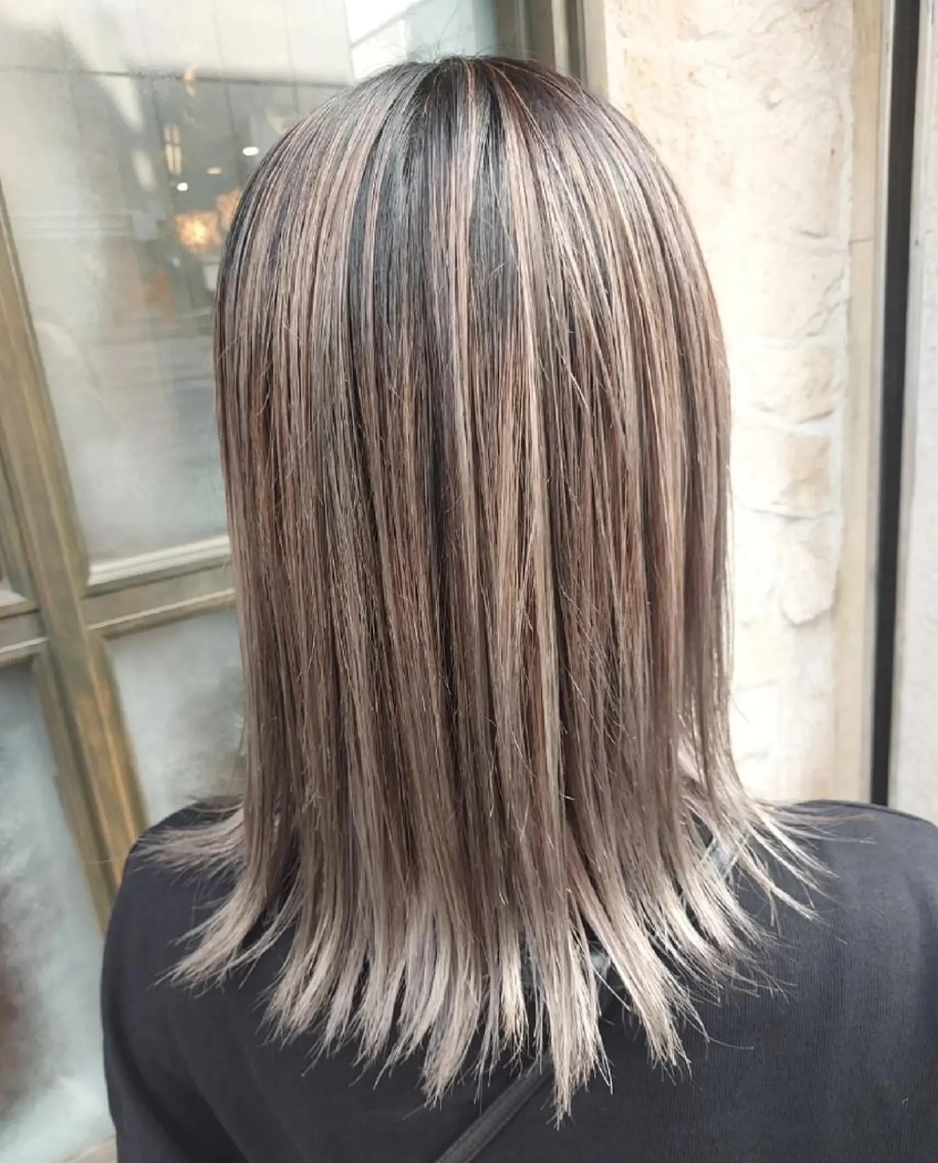 セミロング カラー バレイヤージュ レイヤーカット grow上野御徒町【グロウ】所属・ブリーチ・ハイトーン 特化🎉内山のヘアスタイル