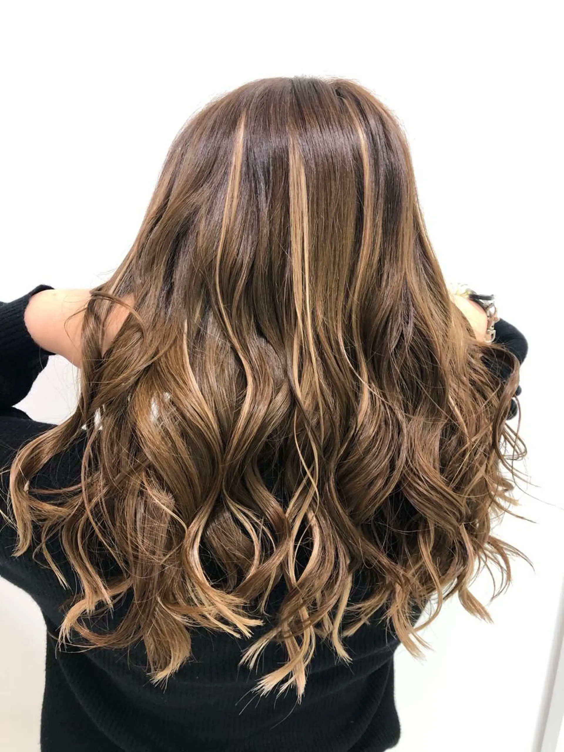 セミロング シールエクステ エクステ ハイライト 白髪ぼかしハイライト めさきすずなのヘアスタイル