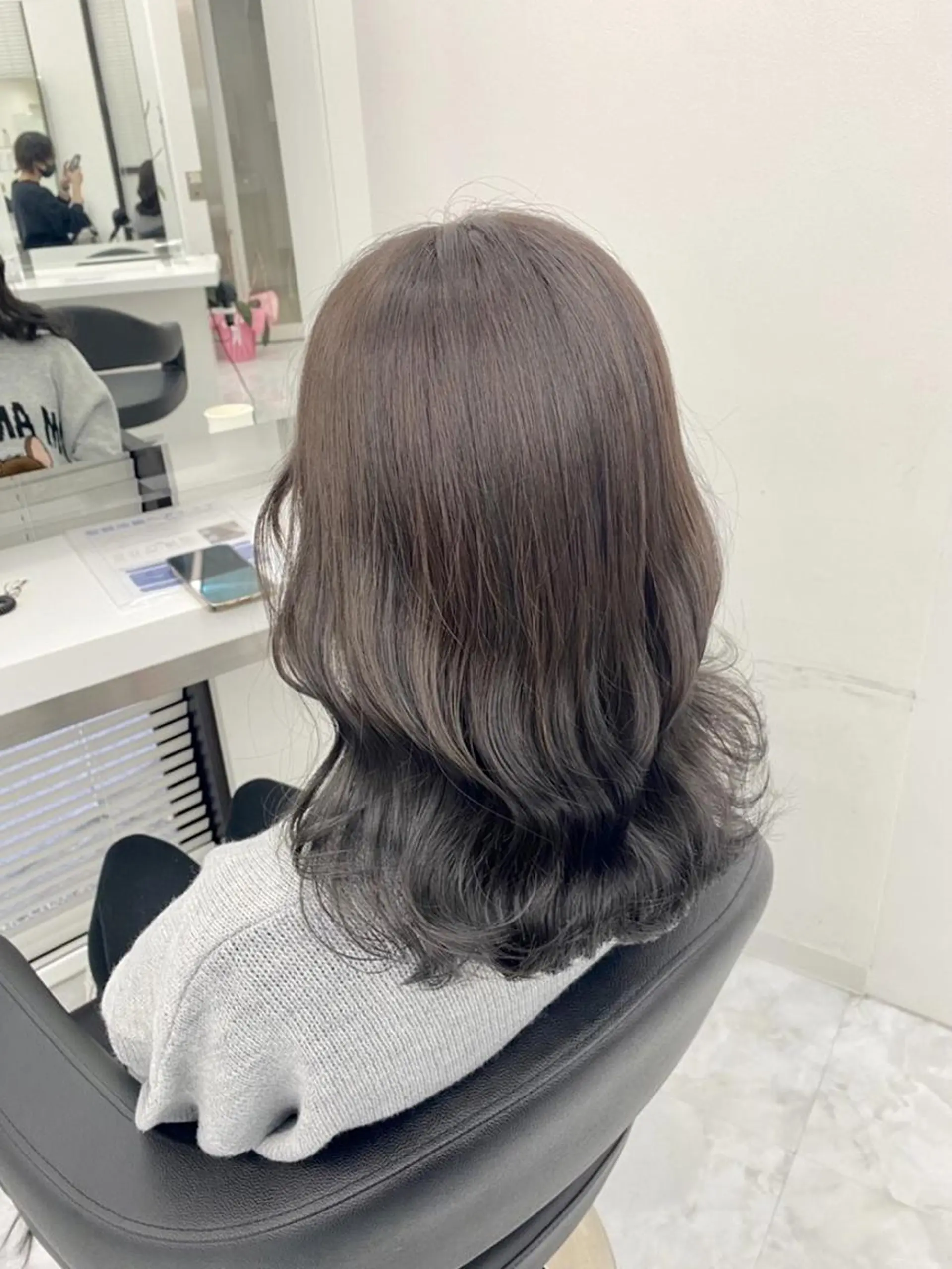 カラー 透明感くすみカラー 🩶カナタ🩶のヘアスタイル