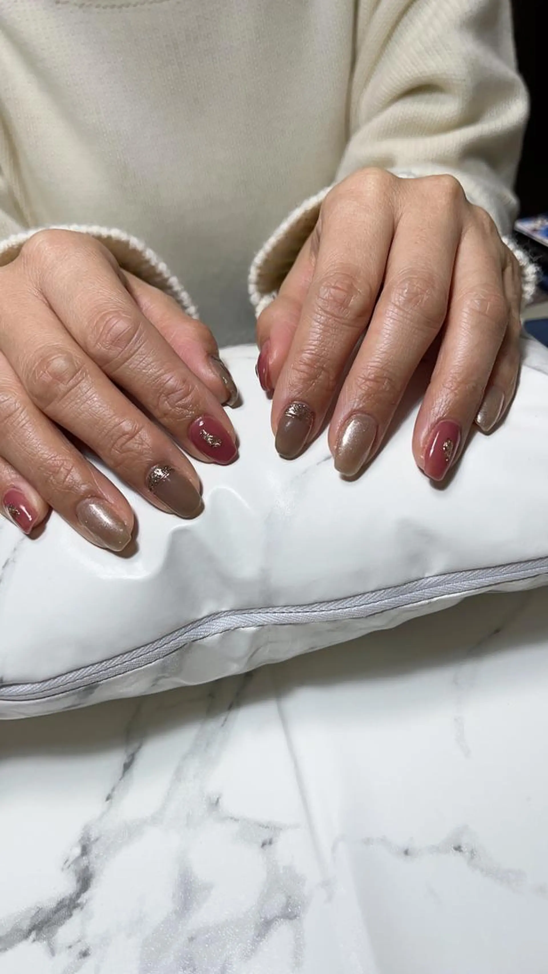 ミディアム ハンドネイル ハンドケア aki_orenge nailのネイルデザイン