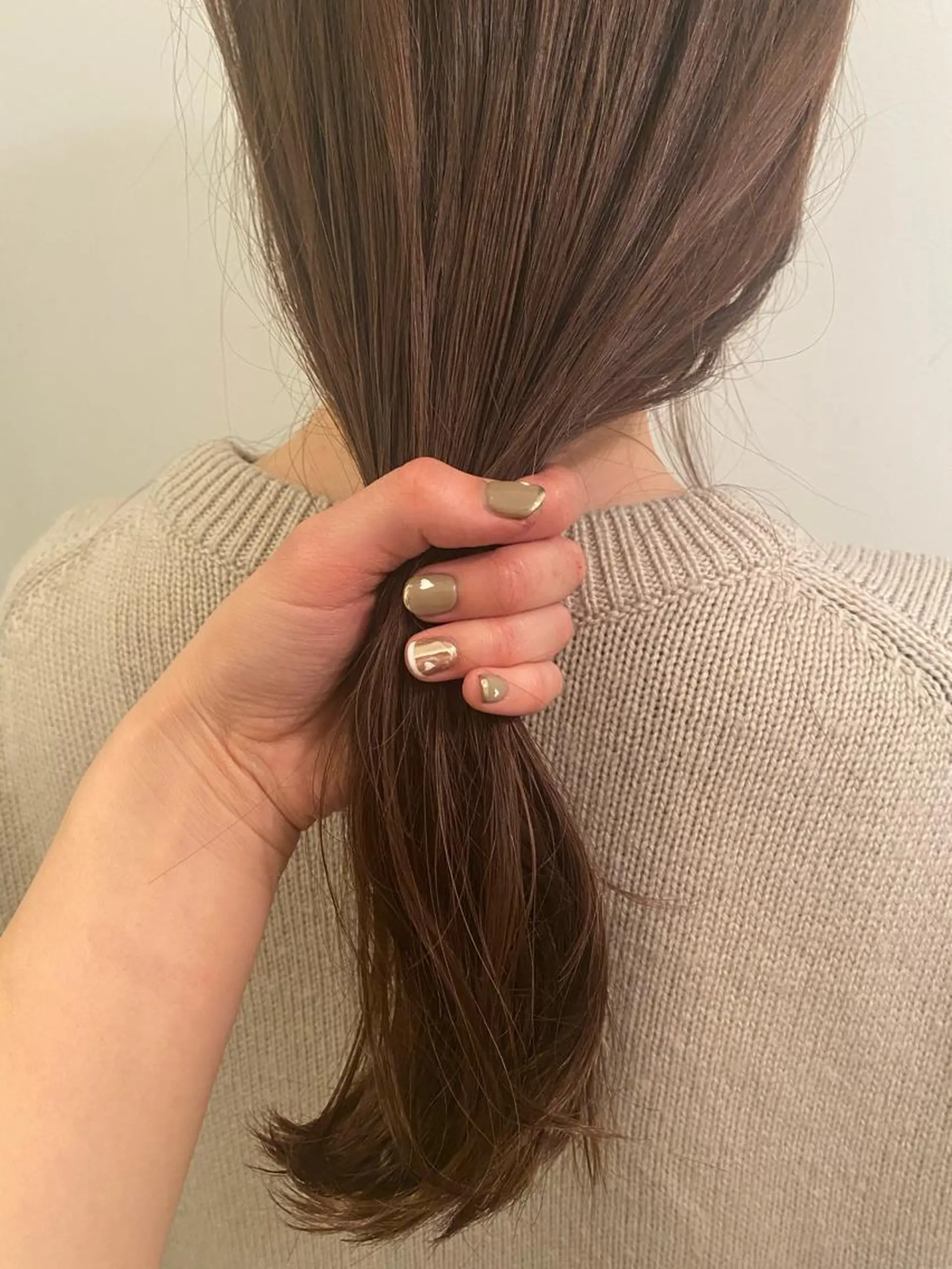 ロング saya🌿レイヤー カット/透明感カラーのヘアスタイル