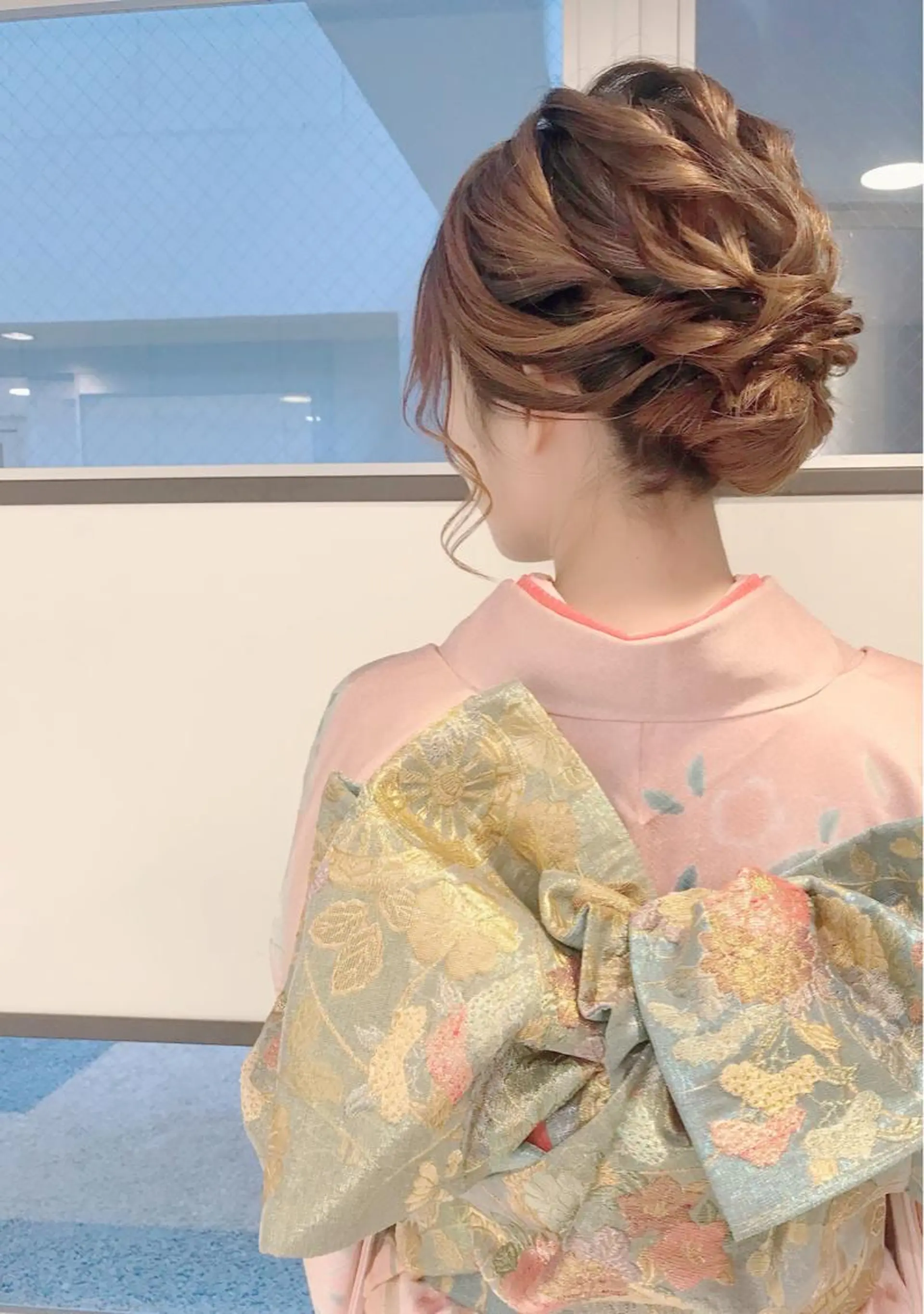 ミディアム ヘアアレンジ GRANLUSSO 〜グランルッソ駅前店所属・木口 嘉美のヘアスタイル