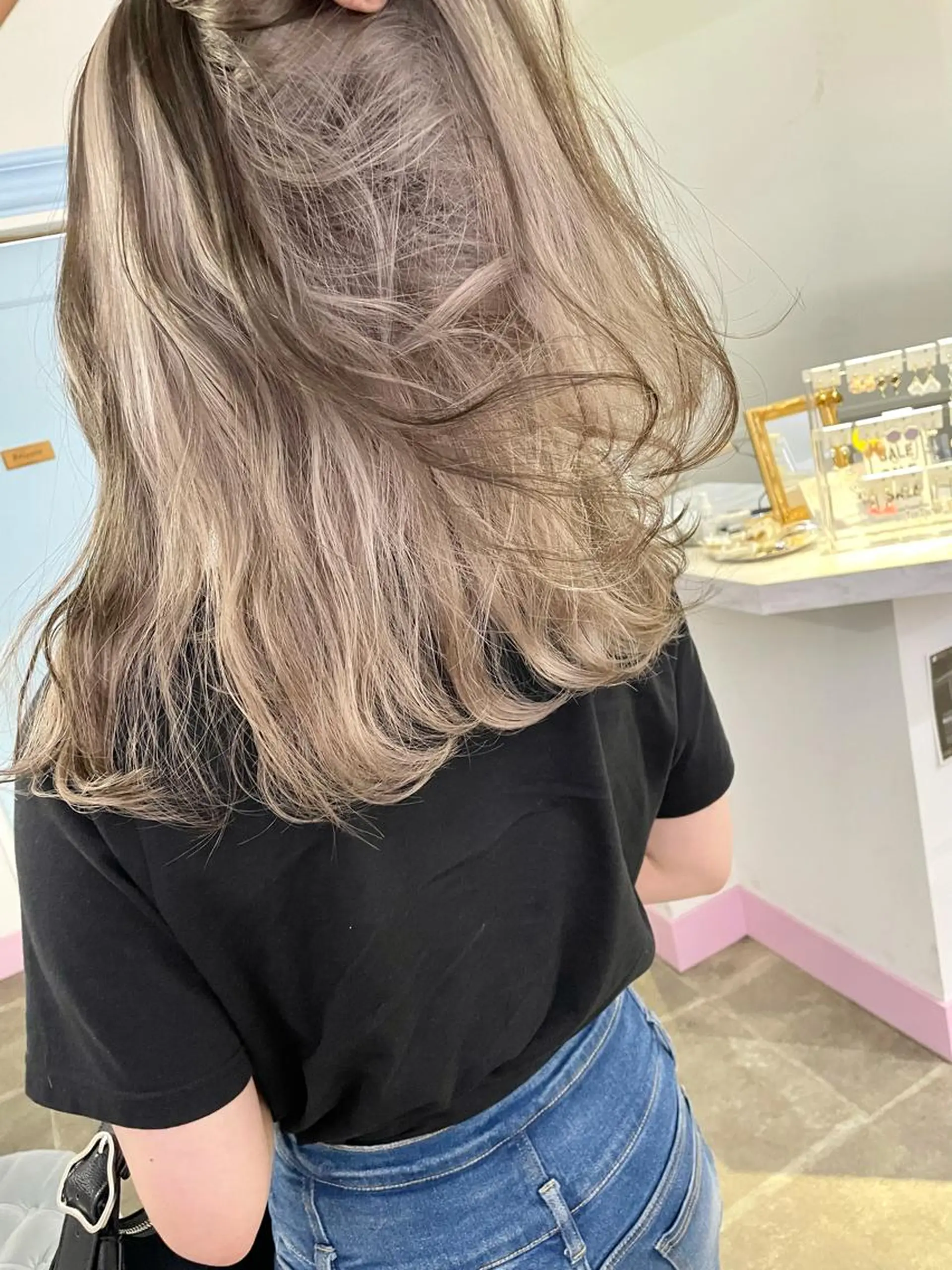 ロング ヘアカラー トリートメント Lit所属・Lit.豊橋 夏目のヘアスタイル