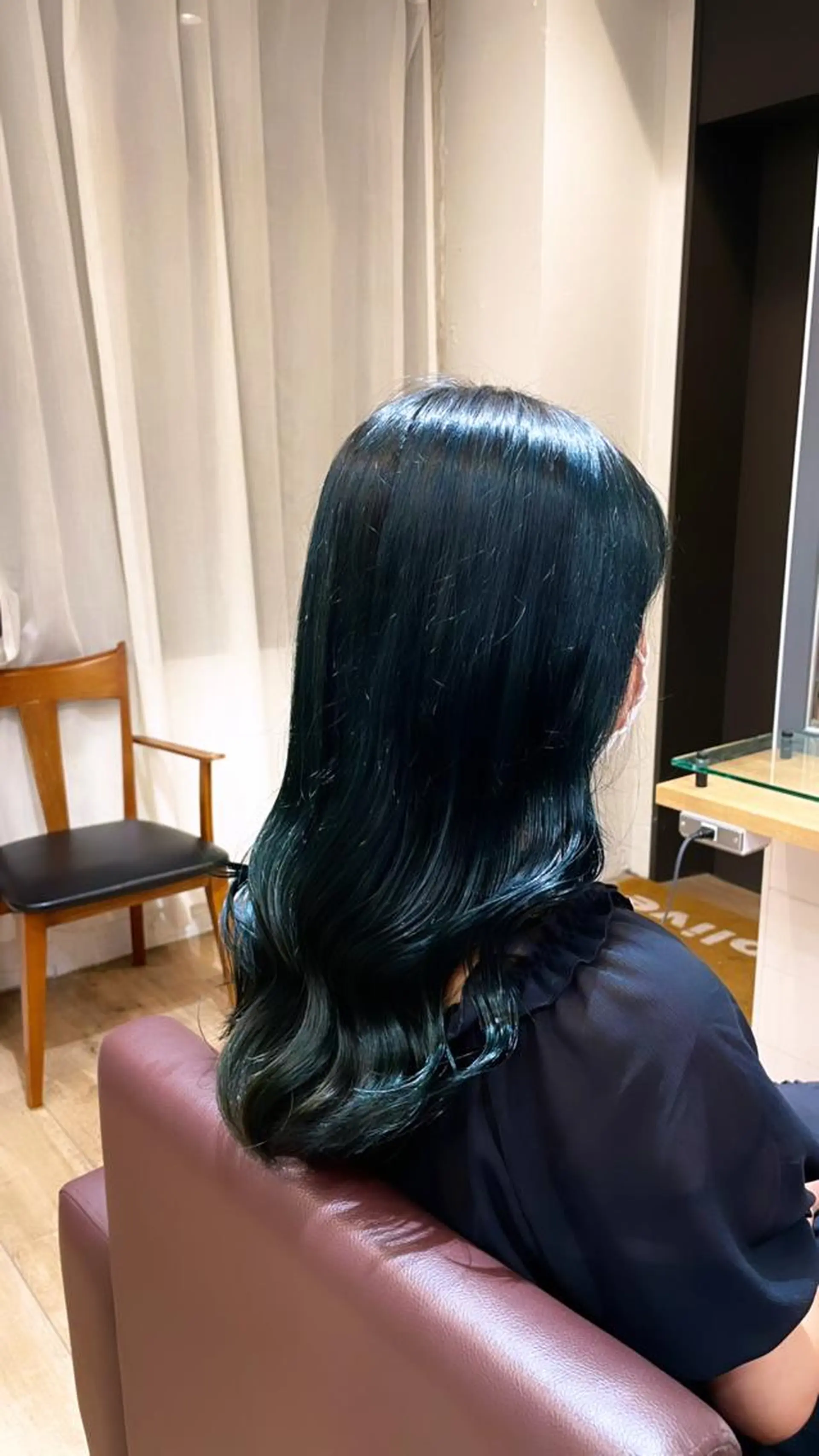 ロング カラー ヘアアレンジ 黒髪 ブルーカラー ブルーブラック オザキクウガ/ ブリーチ/髪質改善のヘアスタイル