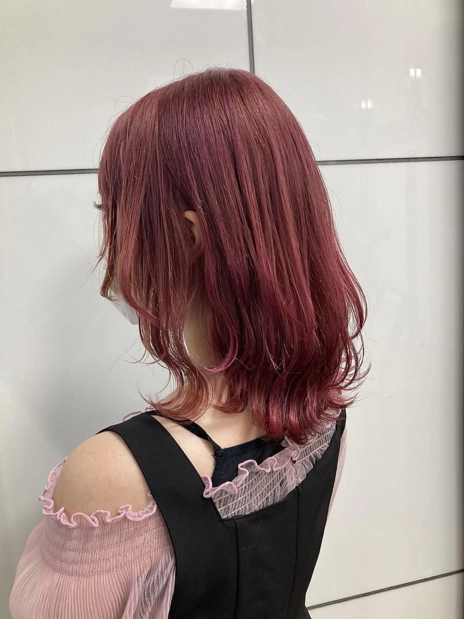 ミディアム カラー ヘアアレンジ ミストバング ブリーチ ケアブリーチ 透明感カラー デザインカラー カット ヘアカラー トリートメント maoブリーチ無し 似合わせカラーのヘアスタイル