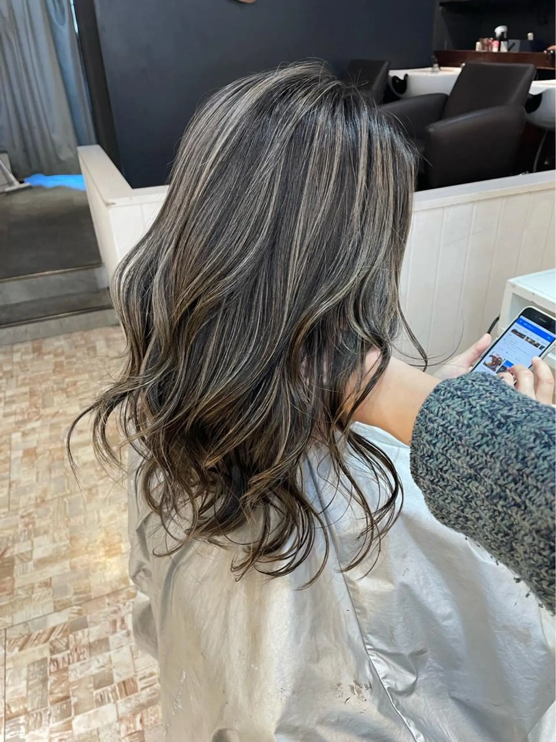 セミロング カラー ハイライトカラー ハイライト レイヤーカット 早崎太生のヘアスタイル