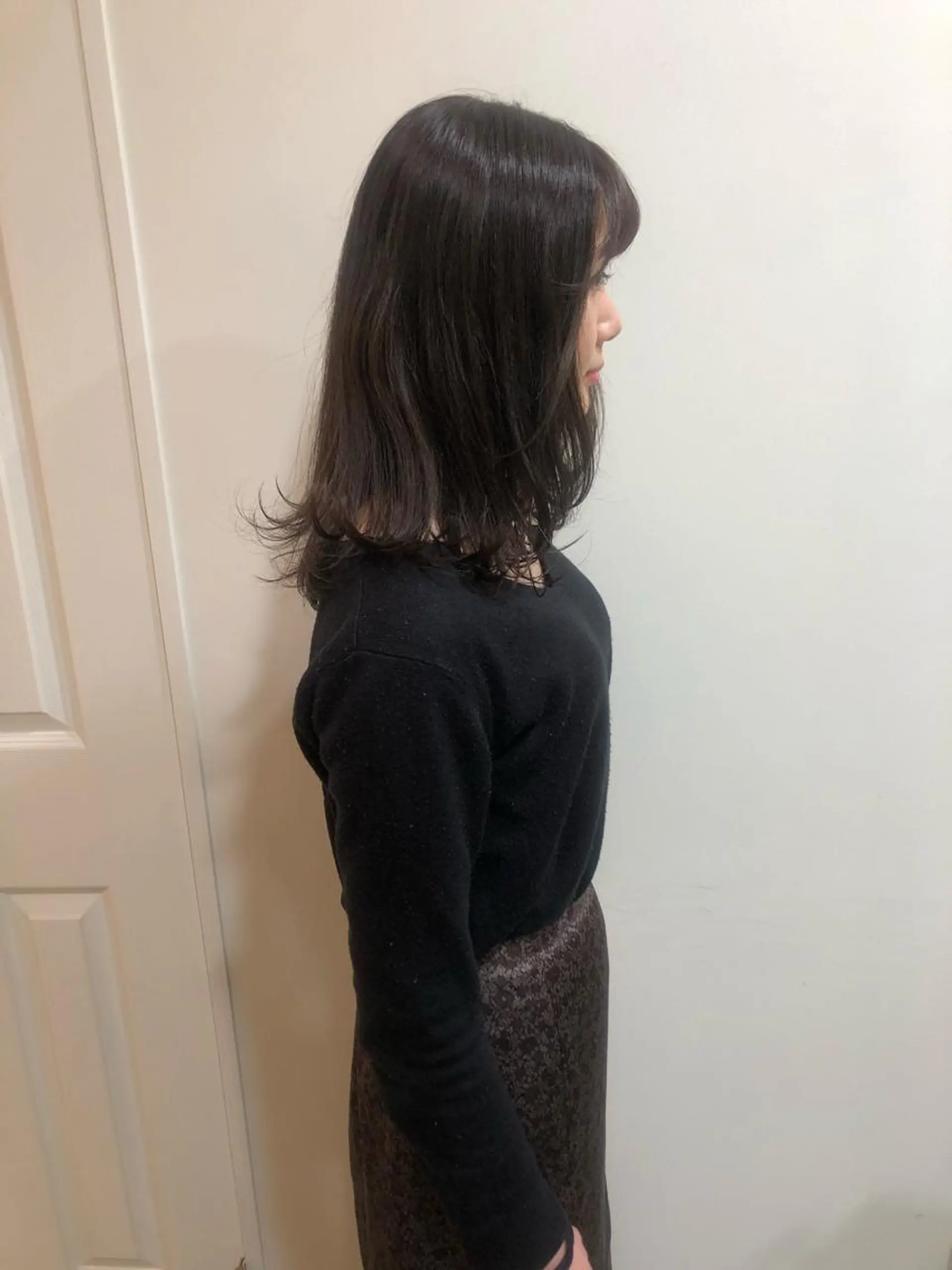 ミディアム カット ヘアカラー トリートメント MIOベージュカラー 柔らかいカラーのヘアスタイル