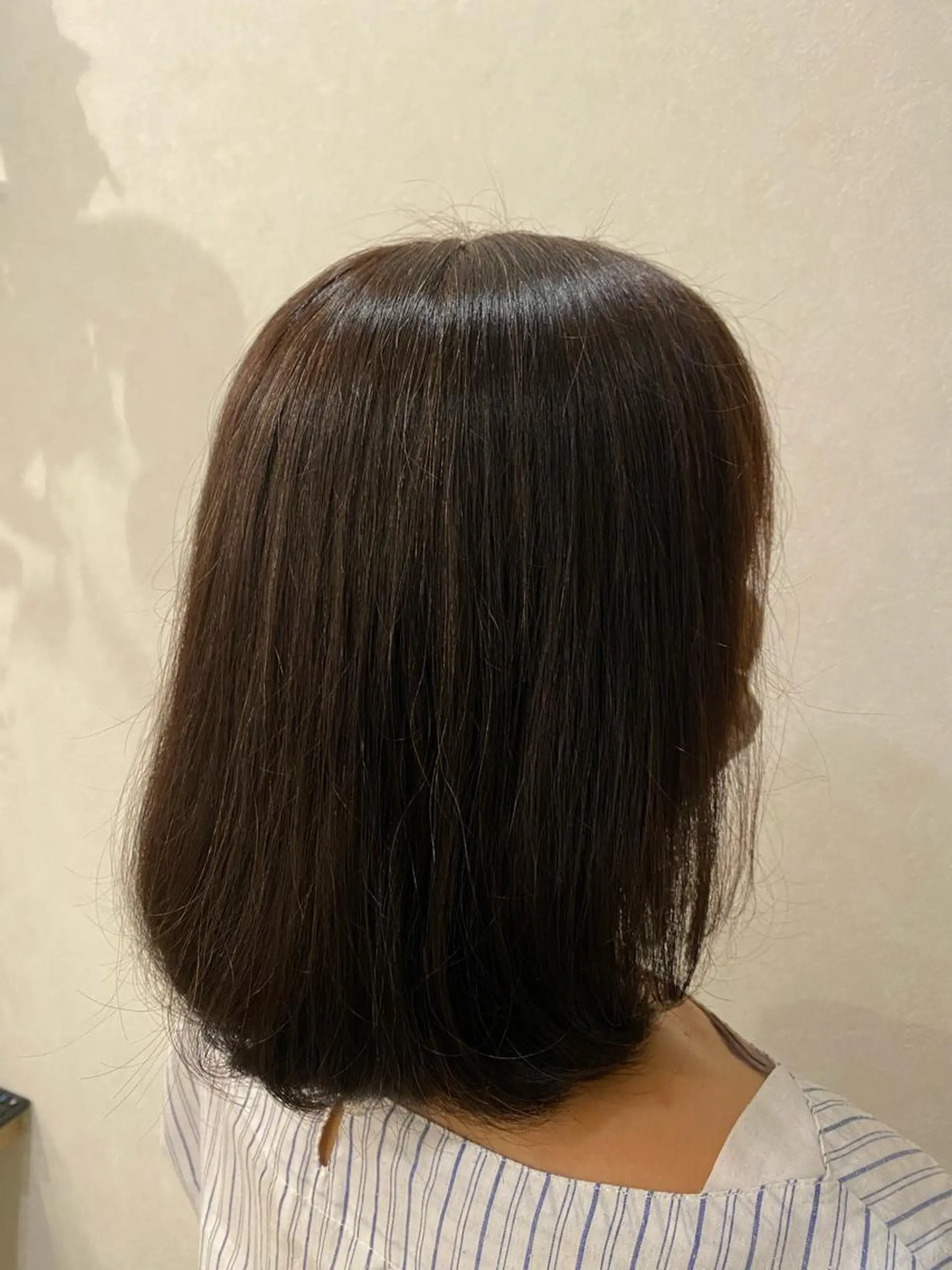 カラー 岡田 真弥のヘアスタイル