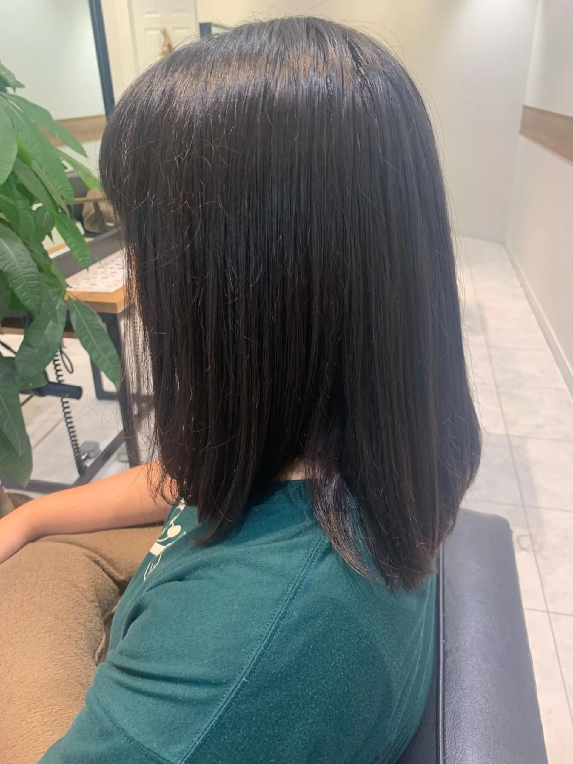 セミロング カット トリートメント ヘッドスパ 近 紗理奈のヘアスタイル