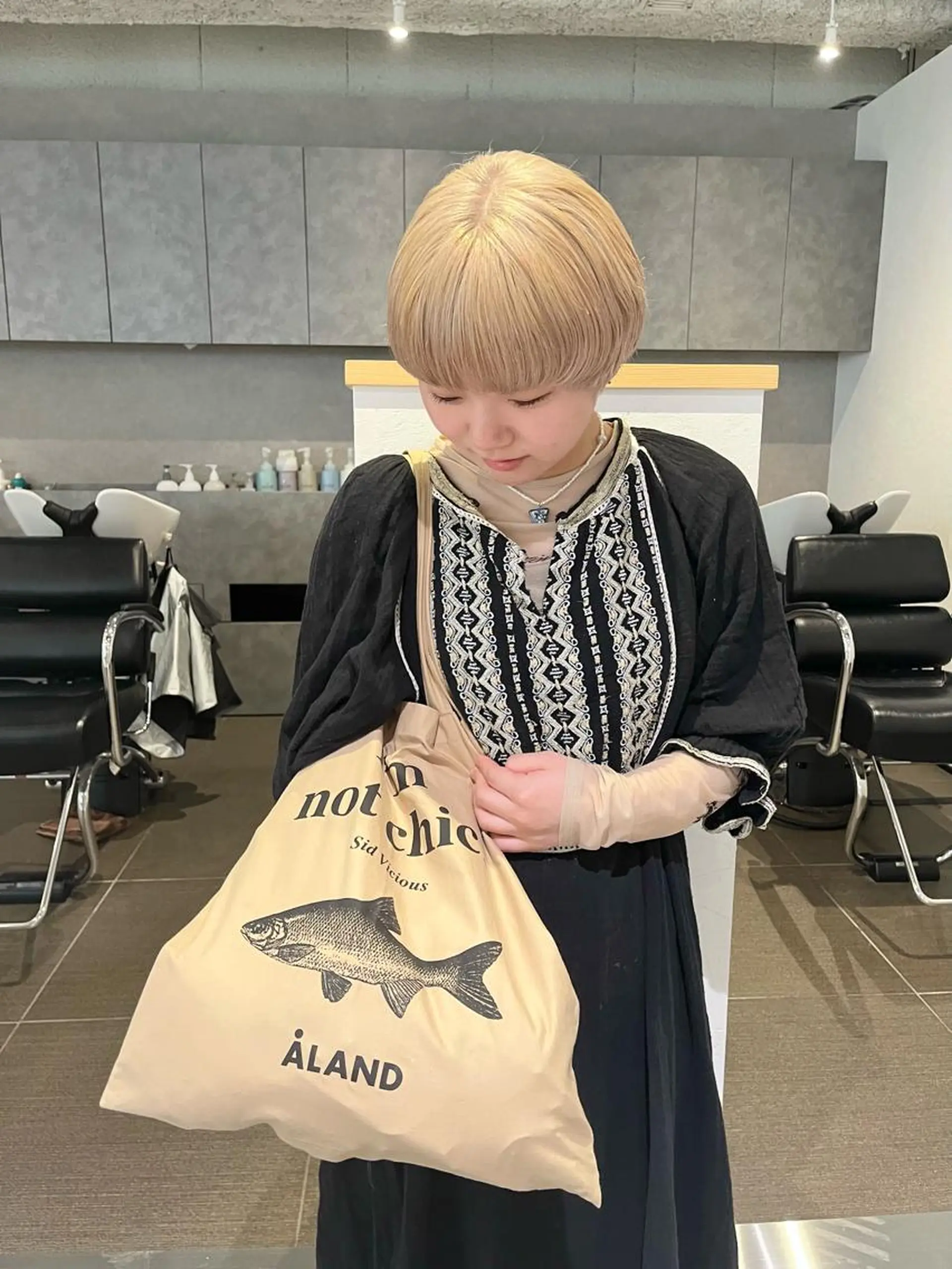 ショート カラー ベージュカラー ブロンド ダブルカラー ハイトーンカラー ホワイトベージュ カット ヘアカラー ショート/パーマ/ カラー/FUKOのヘアスタイル