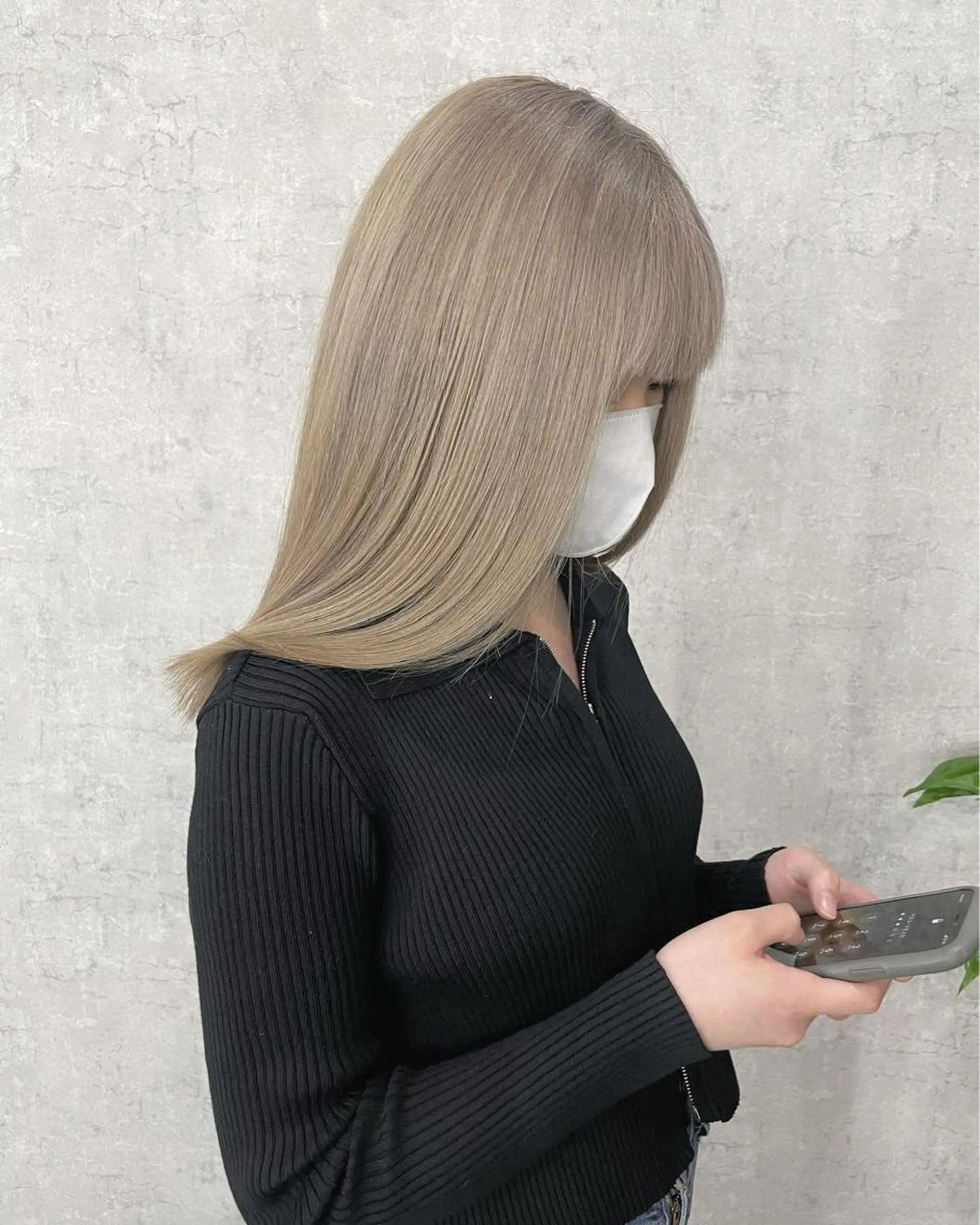 セミロング カラー パーマ ヘアアレンジ ベージュカラー ホワイトベージュ カット ヘアカラー acta noid　etto所属・袴田 伊代のヘアスタイル