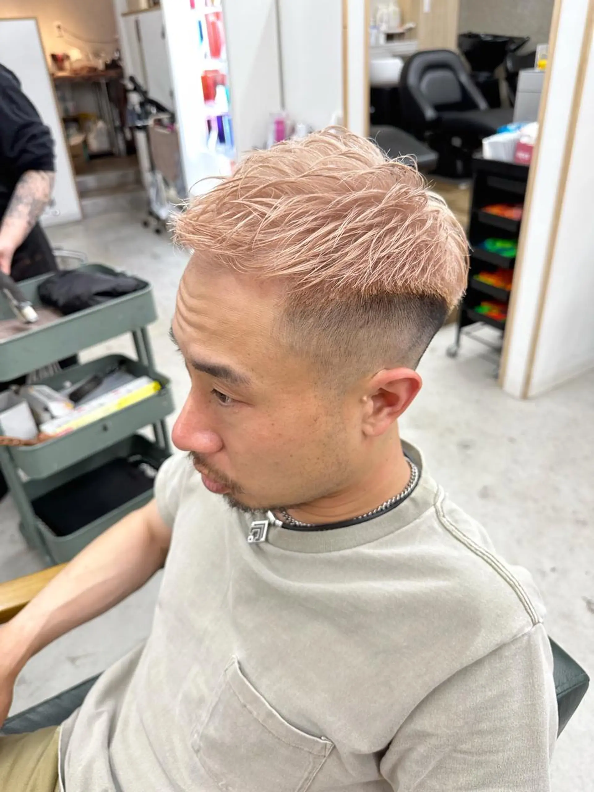 カラー メンズ ベージュカラー ピンクカラー ピンクベージュ ヘアカラー 八谷 将平のヘアスタイル