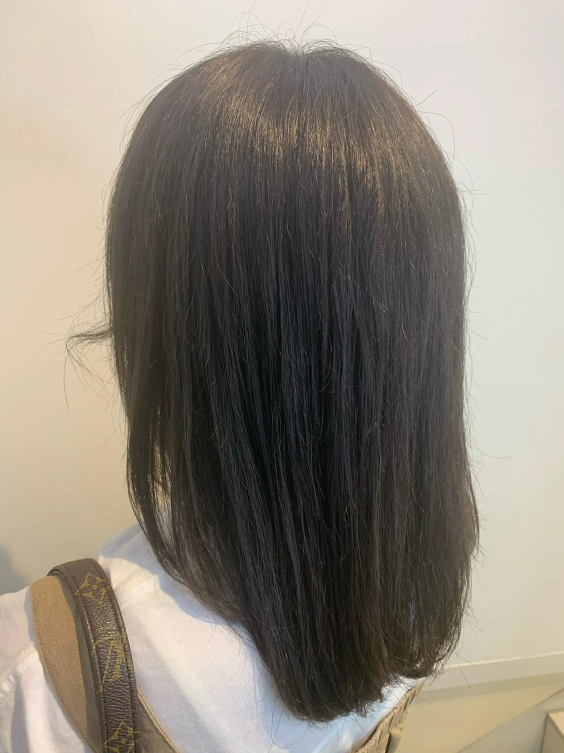ミディアム カラー ミディアムパーマ アッシュ ブルーカラー ブルーアッシュ トリートメント 透けるbrown カラー🎗♡yukaのヘアスタイル