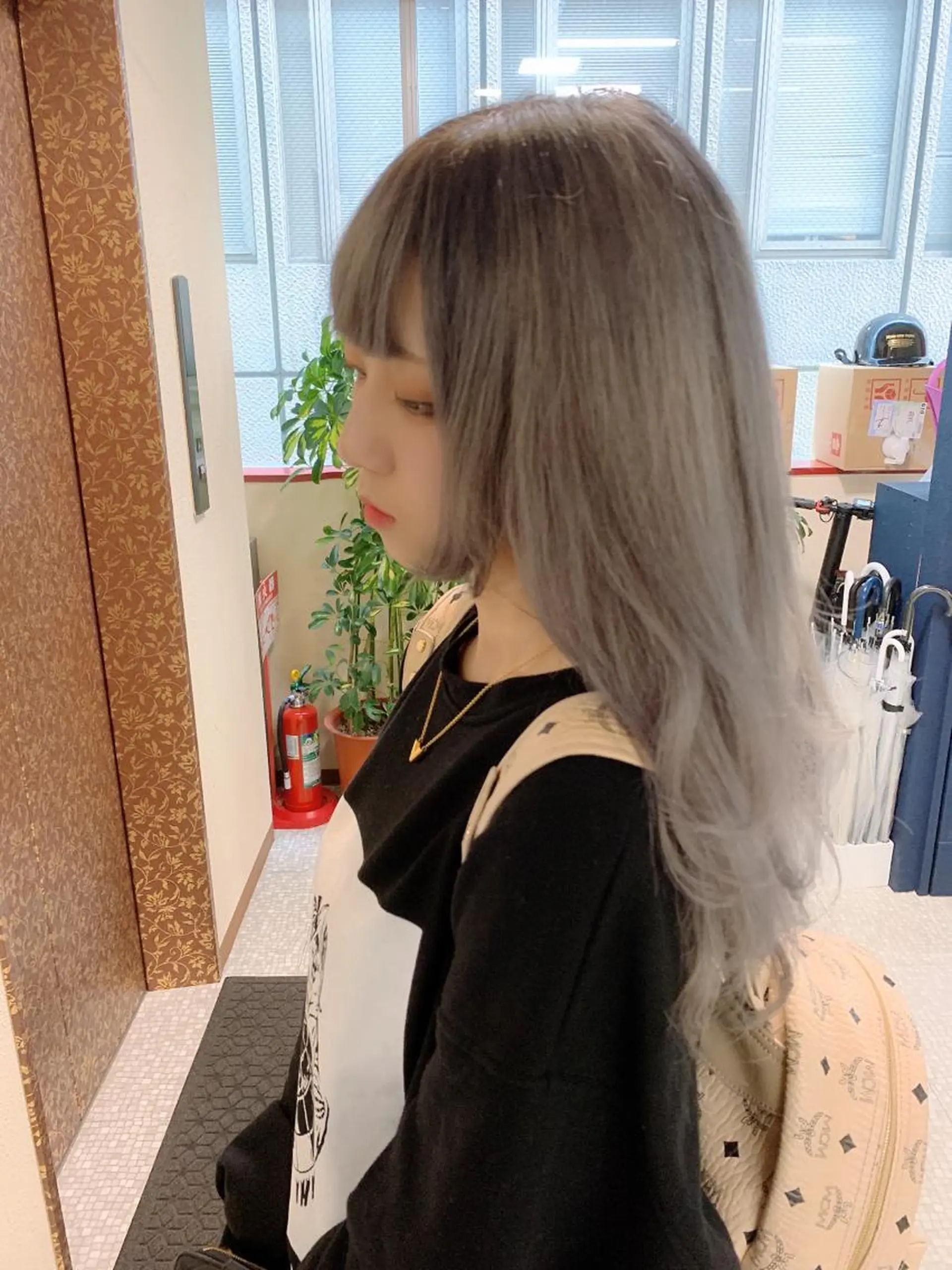 ロング ハイライト レイヤーカット ヘアカラー トリートメント Selene hair OSAKAのヘアスタイル
