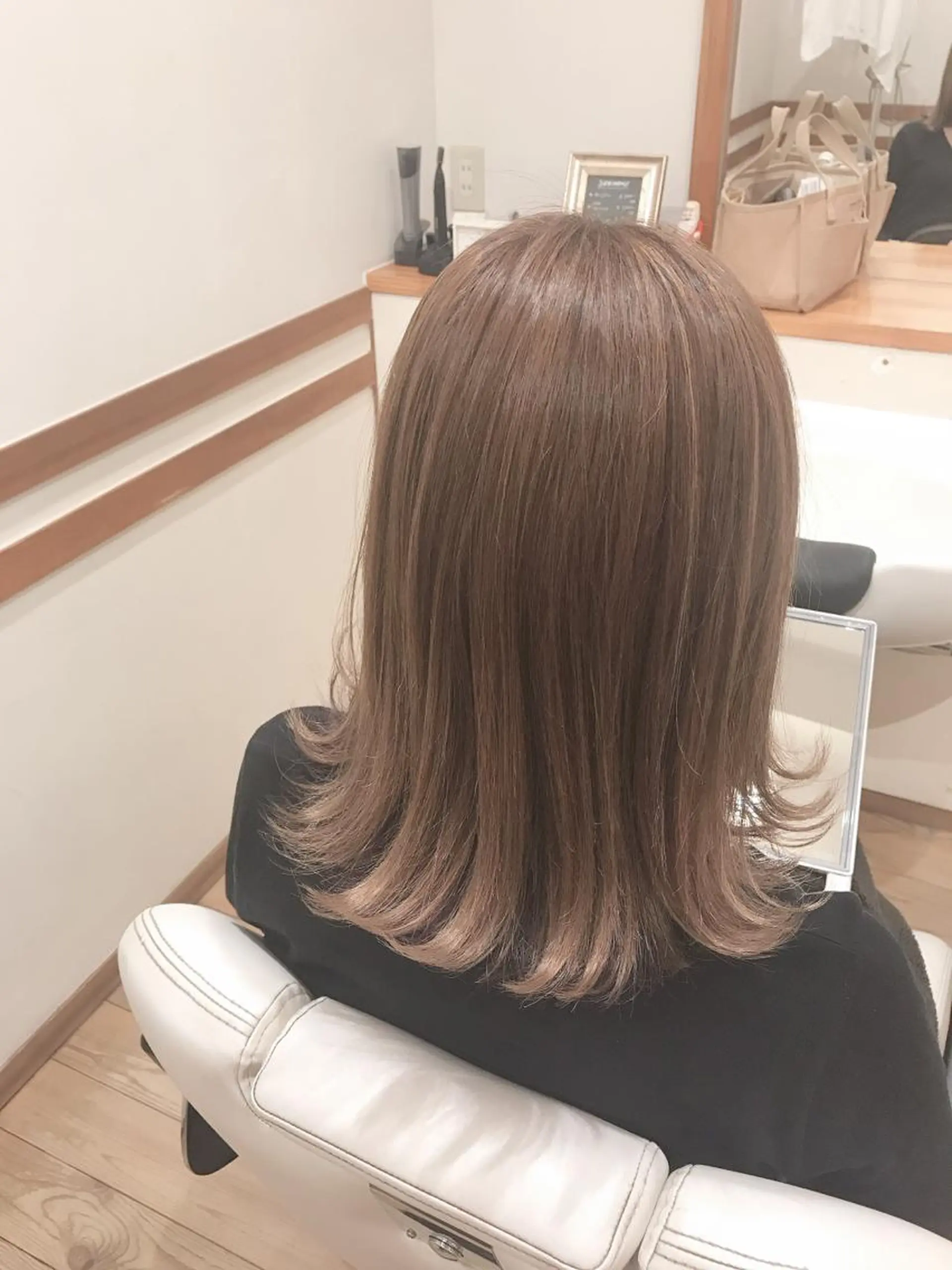 セミロング カラー 透明感カラー ダブルカラー ハイライトカラー ハイライト カット ヘアカラー トリートメント アザマ　ヤスカツ _rosso 川口のヘアスタイル