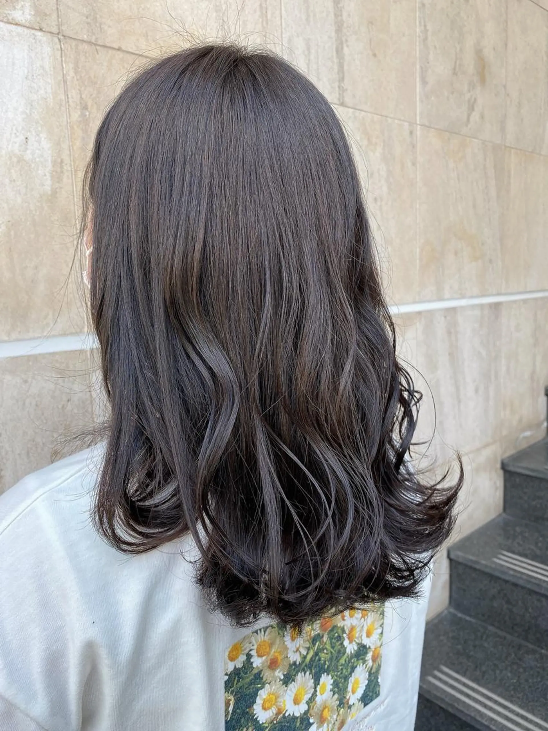 セミロング カラー アッシュ アッシュグレー カット ヘアカラー トリートメント ブリーチなし✨艶髪 カラー𓃲YAGIのヘアスタイル