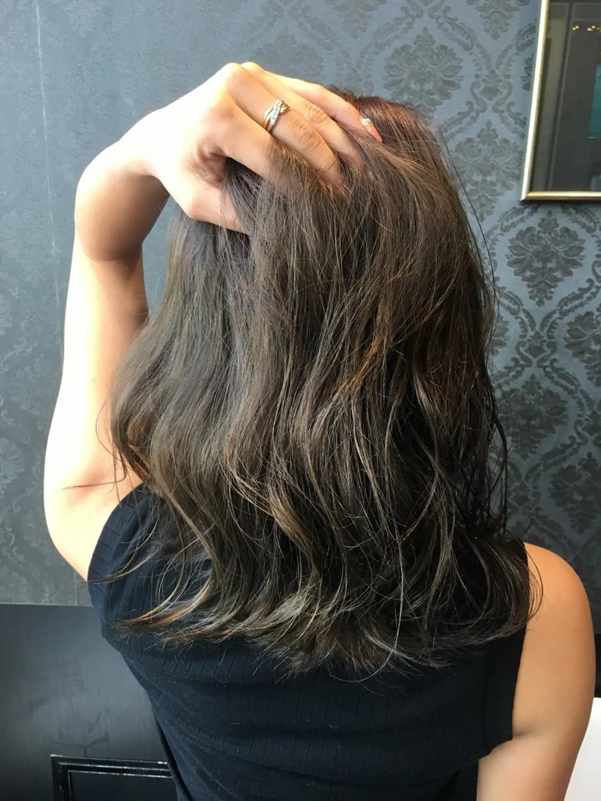 ミディアム カラー グレージュ ヘアカラー トリートメント 髪質改善美容師 中村　一のヘアスタイル