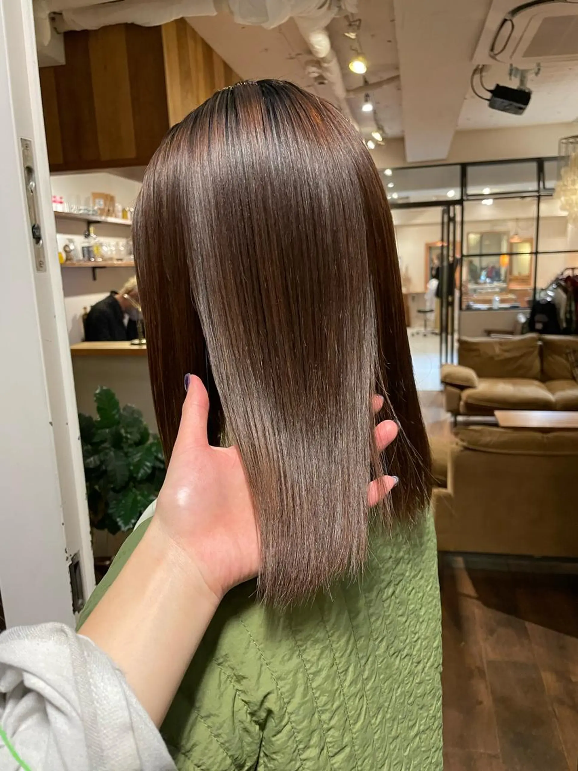 ミディアム カラー ブリーチ 透明感カラー ダブルカラー ヘアカラー ファッションに 溶け込むstyleのヘアスタイル