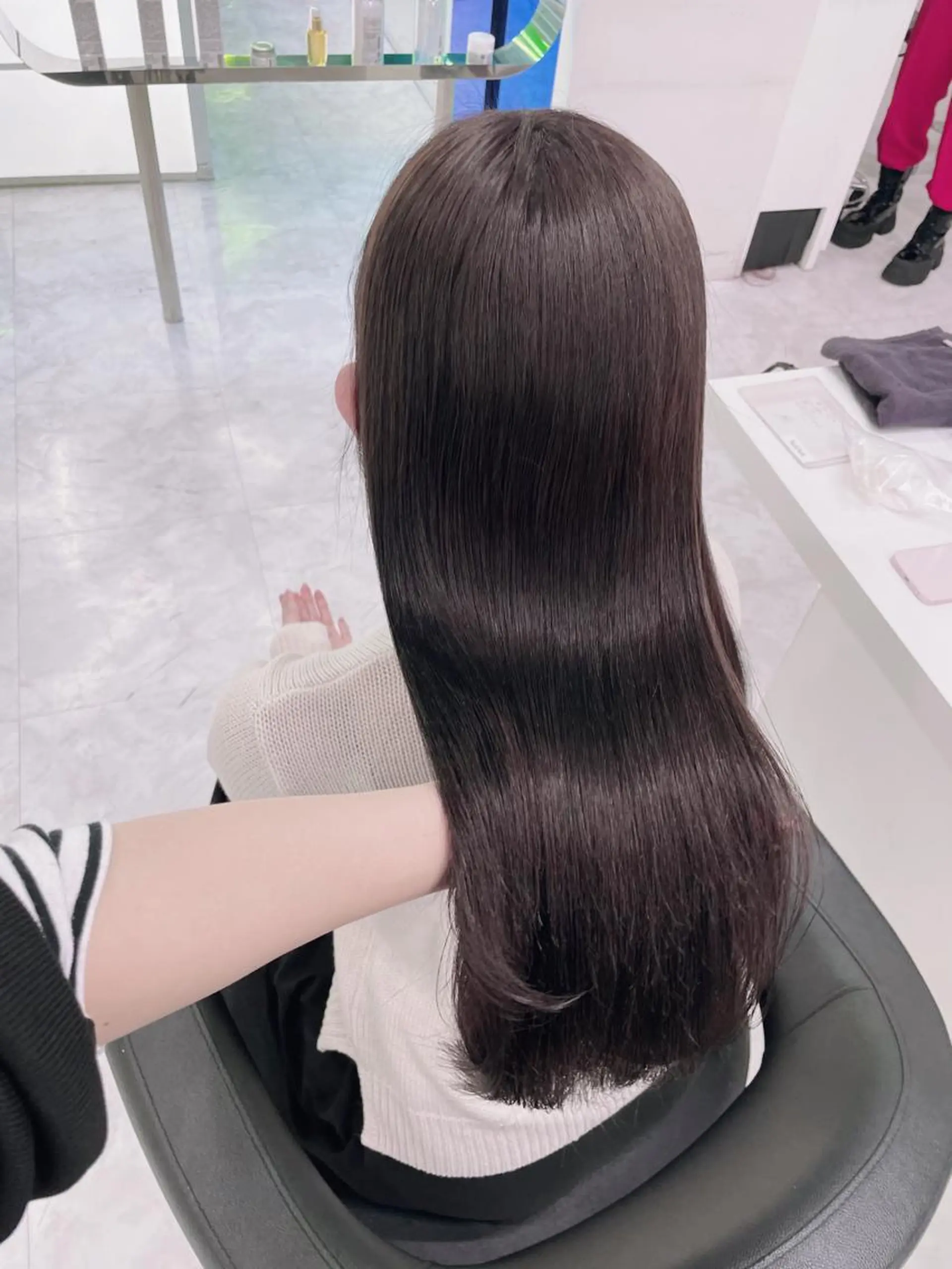 セミロング カラー ヘアアレンジ Ella所属・nana【艶髪】/ レイヤー/縮毛矯正のヘアスタイル