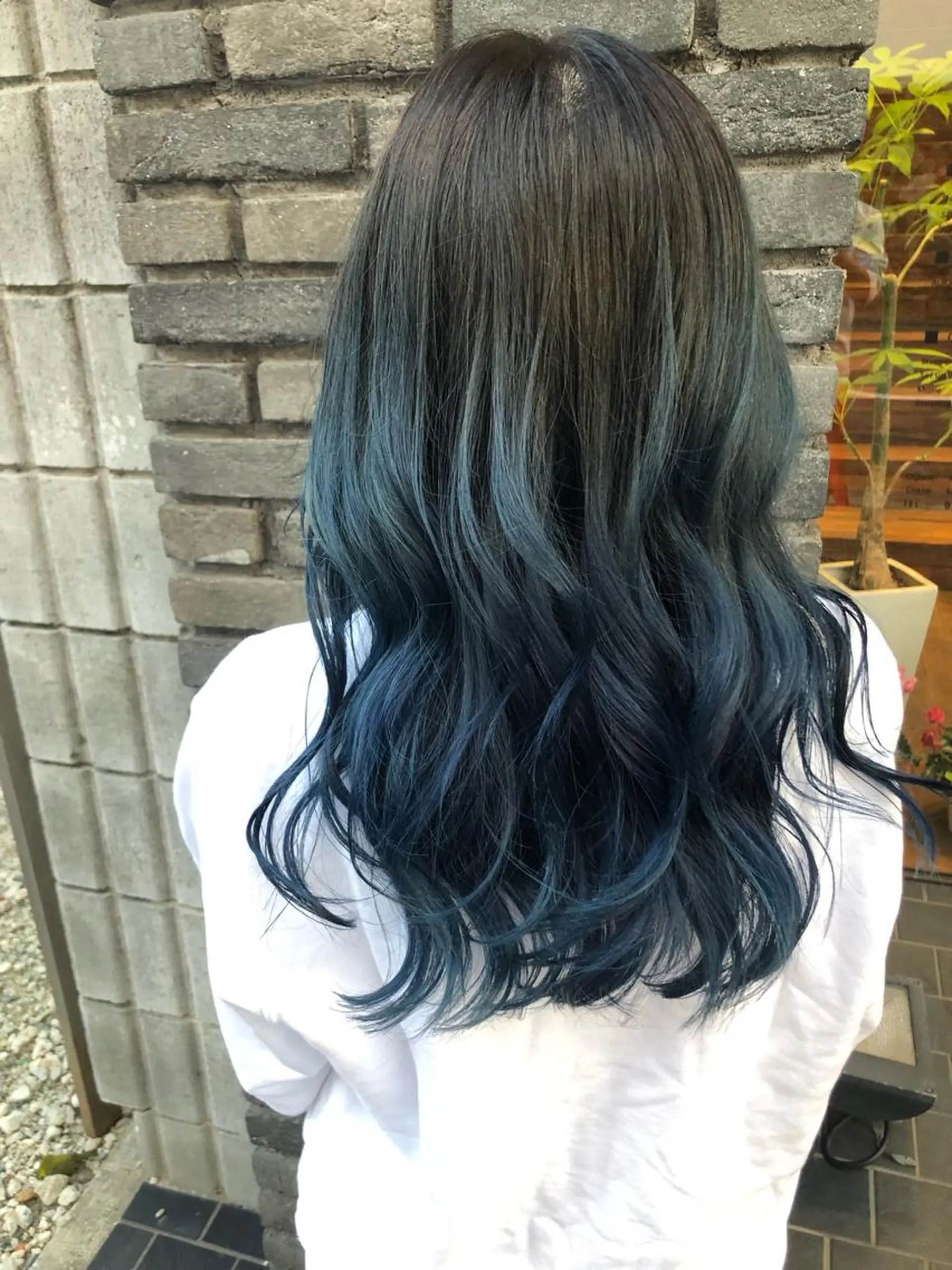 ロング カラー バレイヤージュ ブルーカラー レイヤーカット 佐伯 凌太郎のヘアスタイル