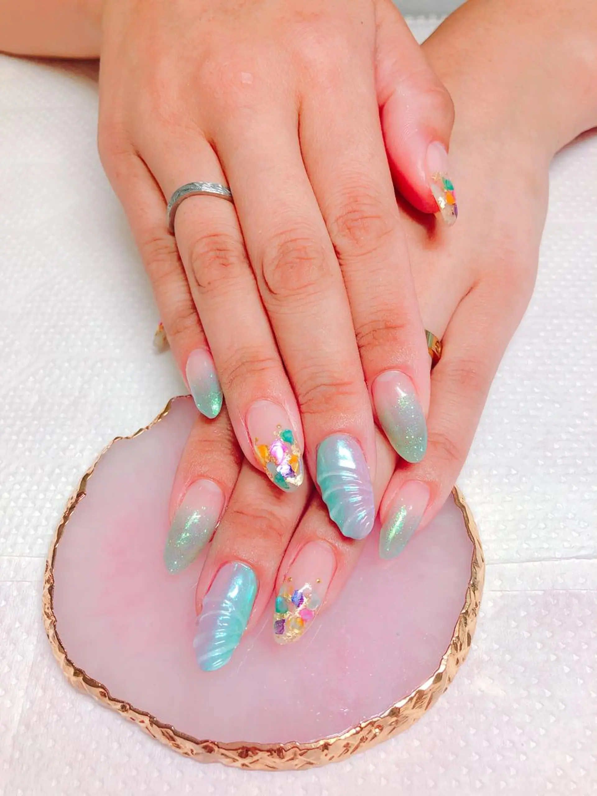 ネイル ハンドネイル CROWN プライベートサロンのネイルデザイン