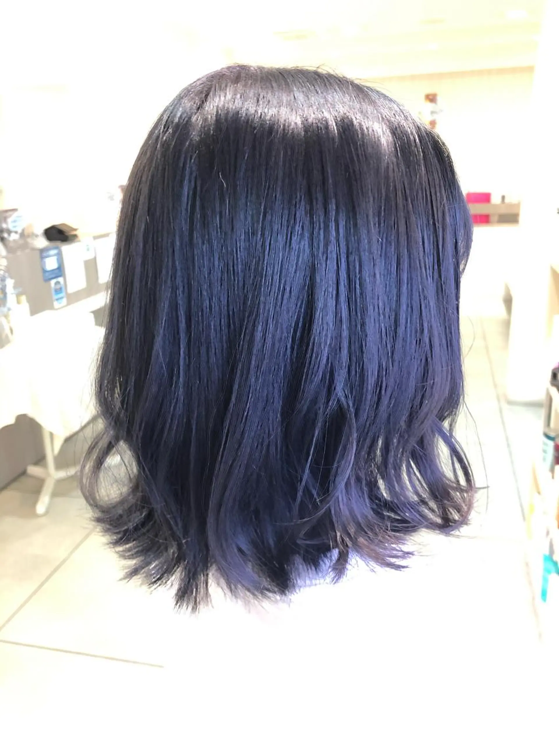 ミディアム カラー ブリーチ ブルーカラー ブルージュ 透明感カラー 門田 恭弥のヘアスタイル