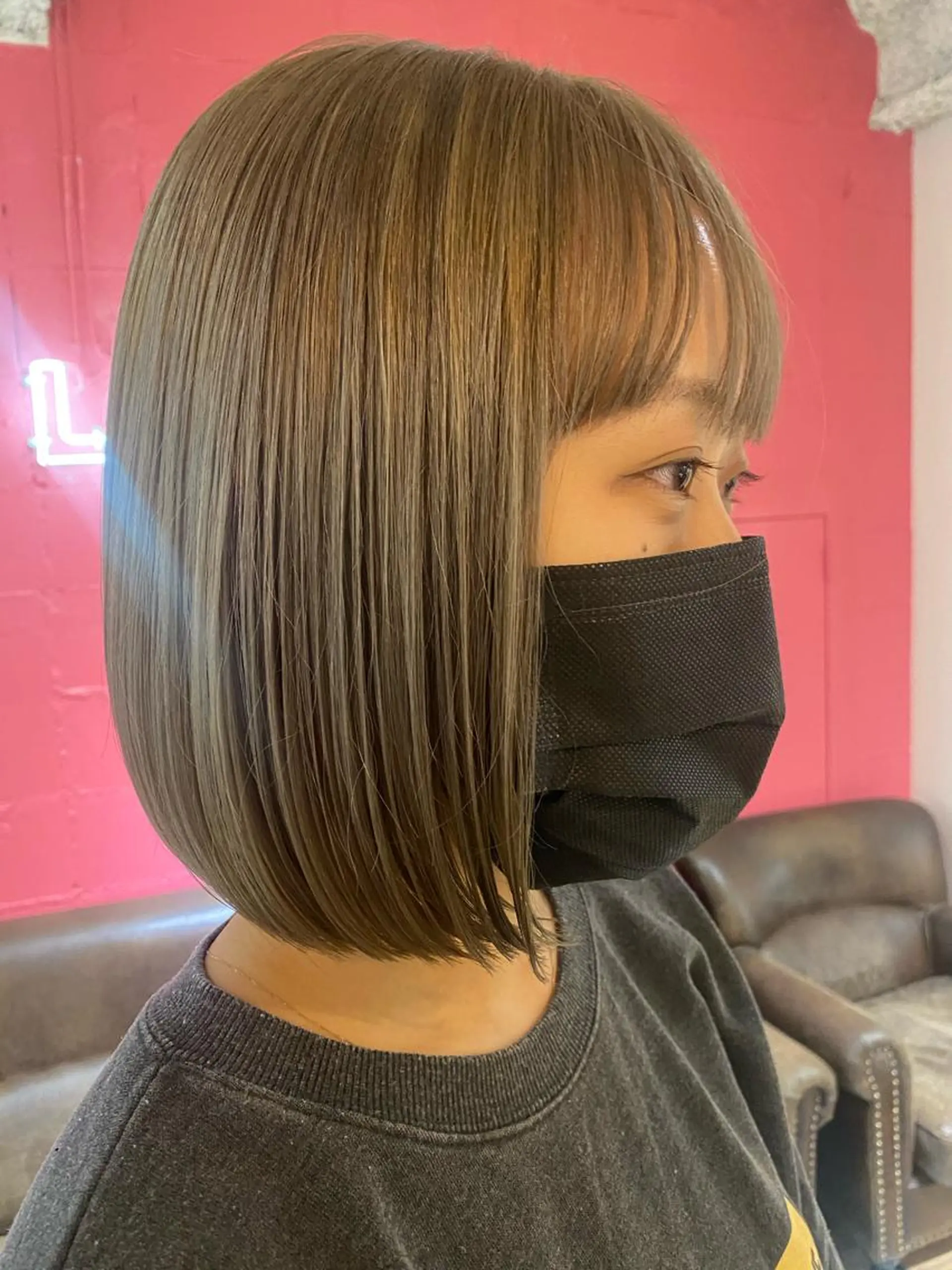 ミディアム カラー 切りっぱなしボブ ベージュカラー ミルクティーベージュ ボブ stylist🎨 aye牧野莉香のヘアスタイル