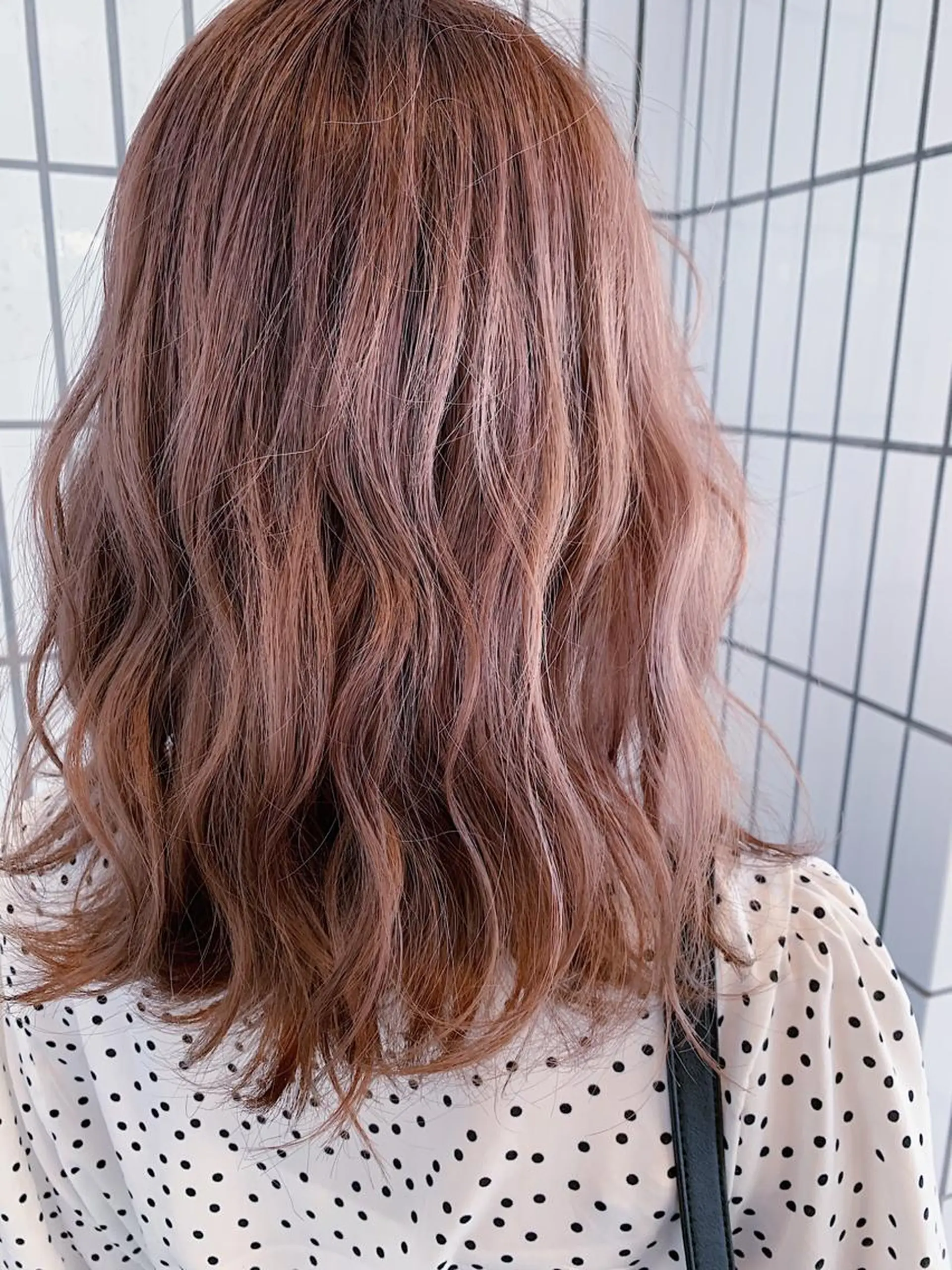 ミディアム カラー ヘアアレンジ ハイトーンカラー ピンクカラー ピンクパープル パープルカラー カット ヘアカラー ハットリ /北習志野のヘアスタイル