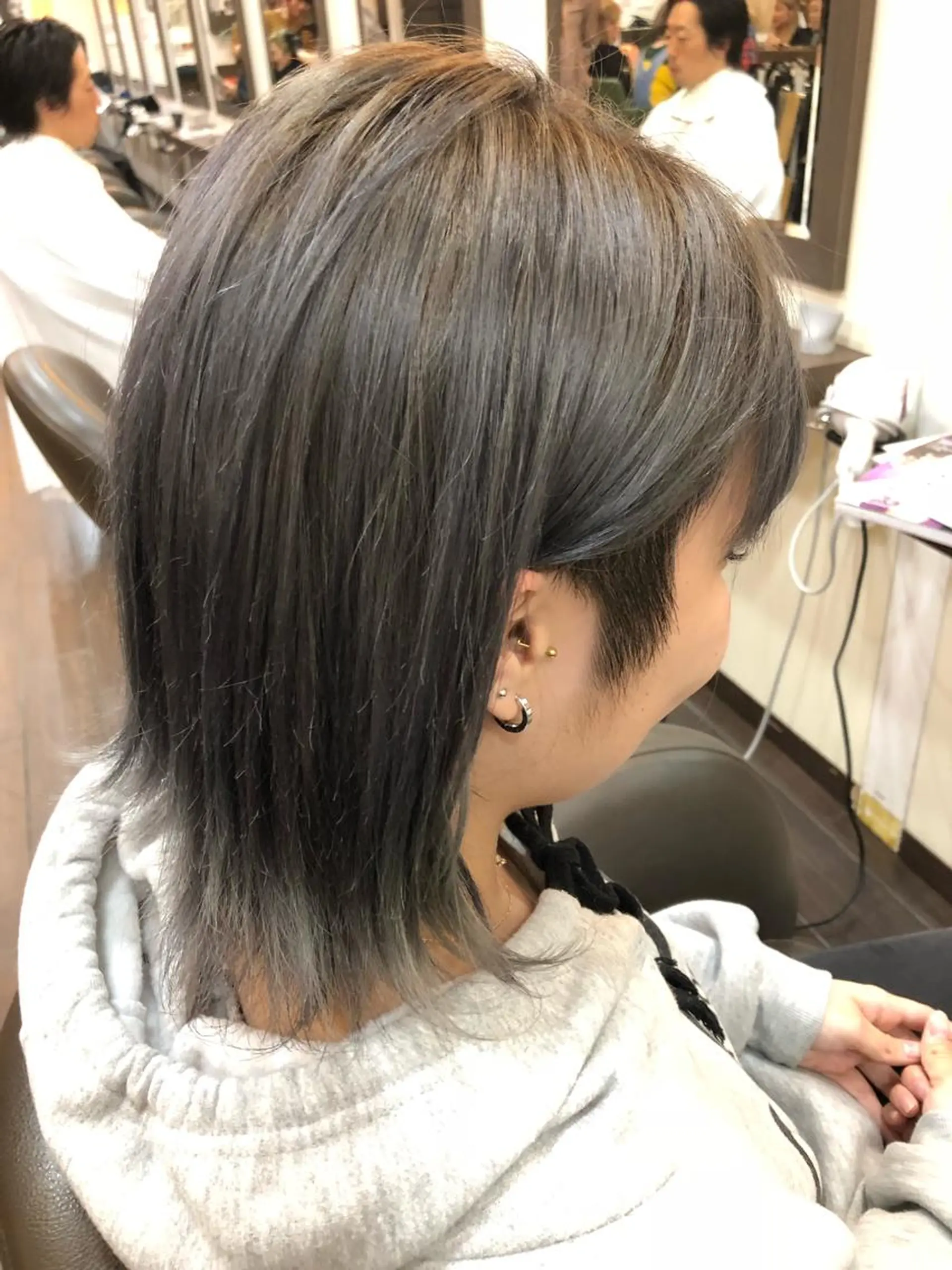 ミディアム カラー アッシュ シルバー シルバーアッシュ 外国人風カラー 高橋 隆一のヘアスタイル