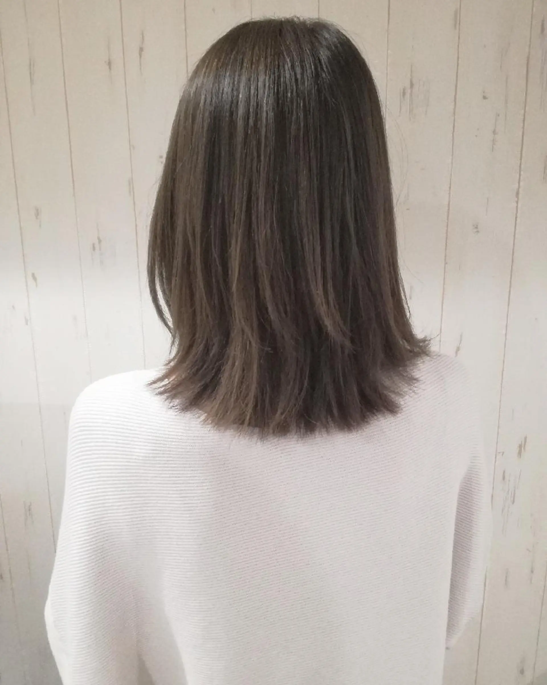 ミディアム カラー ダークグレー ダークグレージュ グレージュ 西川 敏夫のヘアスタイル