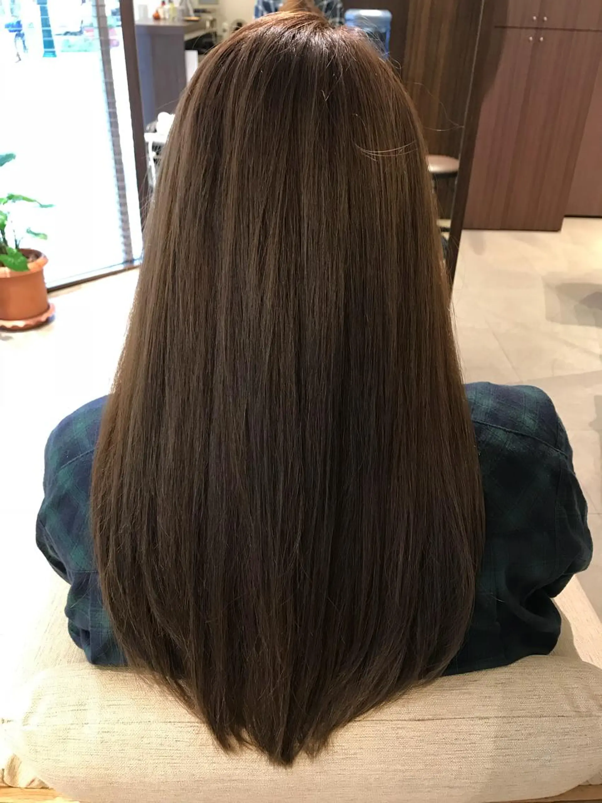 ロング トリートメント newi saLyu 片岡ふきのヘアスタイル