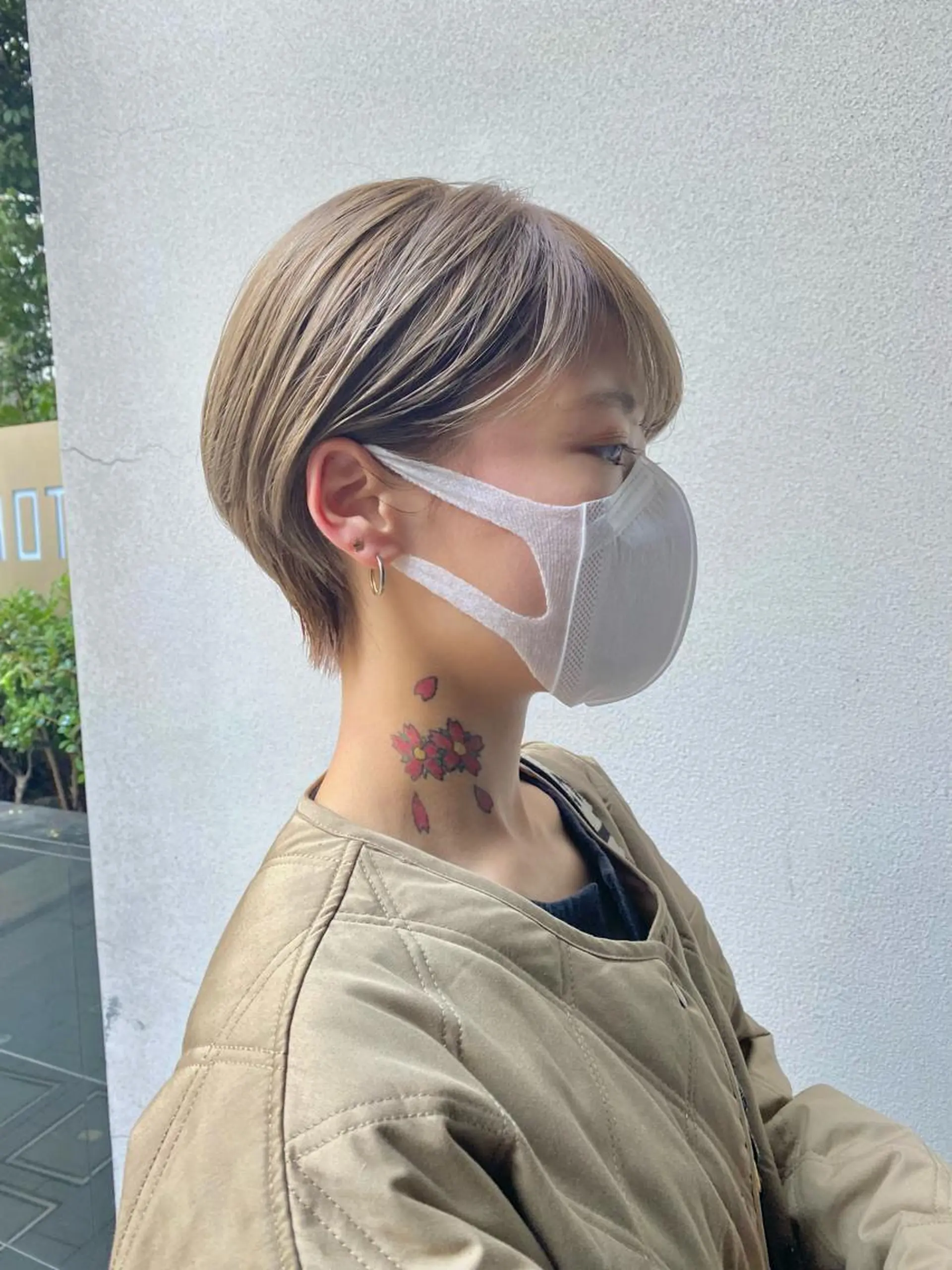 ショート カラー ベージュカラー ミルクティーベージュ ショートヘア カット ヘアカラー トリートメント ボブ/縮毛矯正/ レイヤー/塚田のヘアスタイル