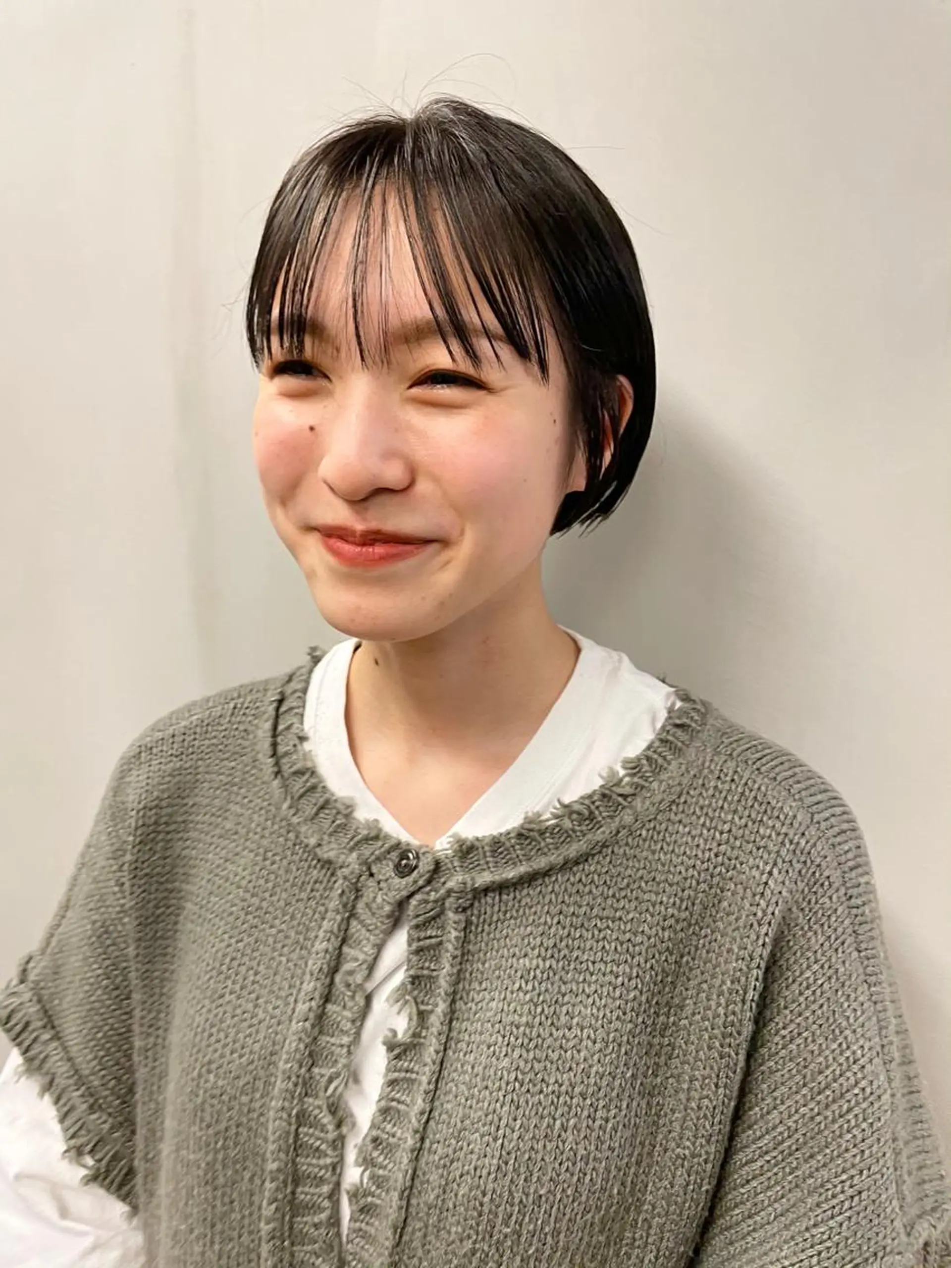 ショート カラー パーマ 黒髪 ネイビーカラー ボブ ヘアカラー トリートメント tatsumi/ボブ ウルフ/レイヤーのヘアスタイル