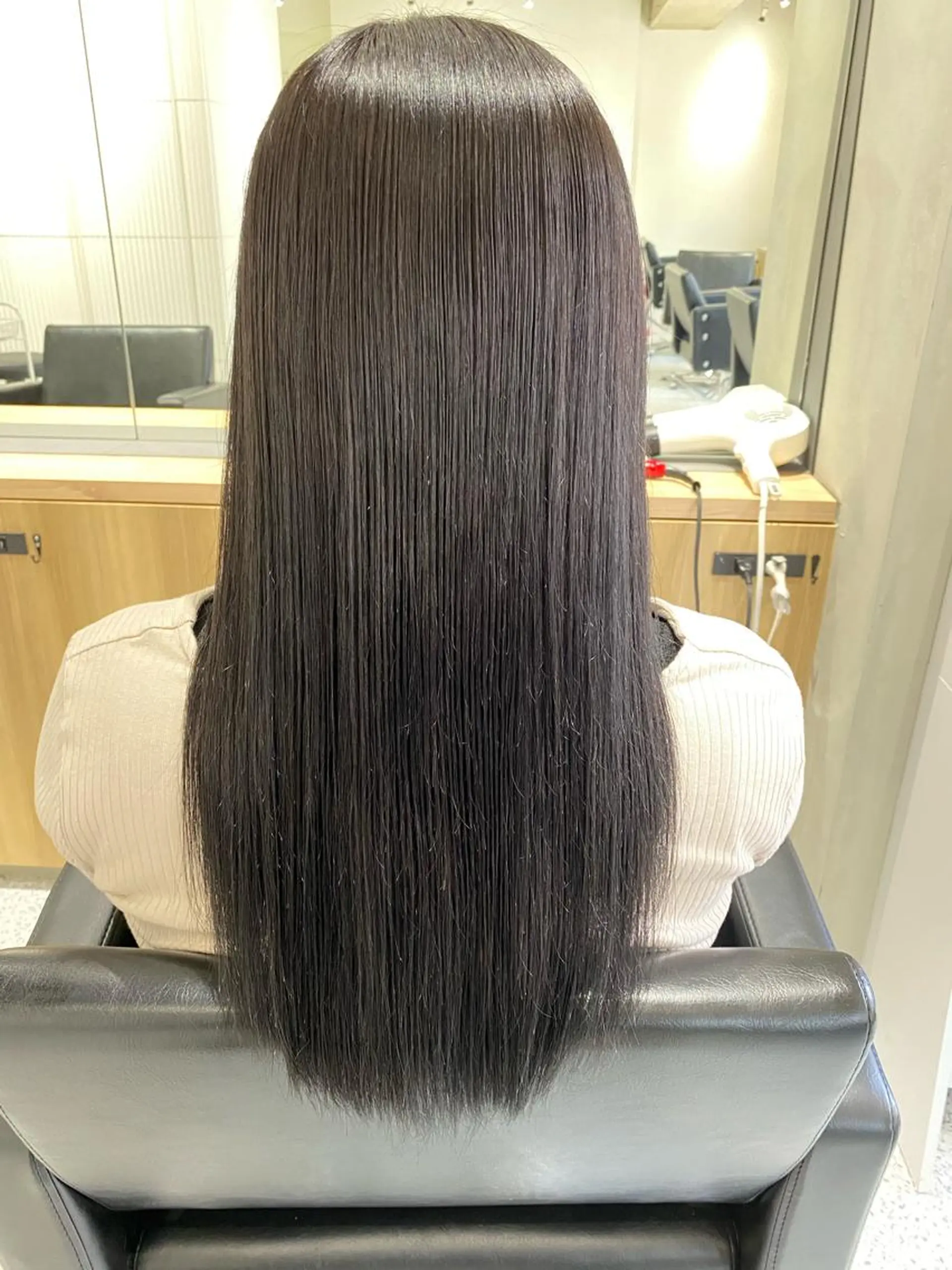 ロング カット 縮毛矯正 トリートメント ✨透明感カラー ✨カイトのヘアスタイル