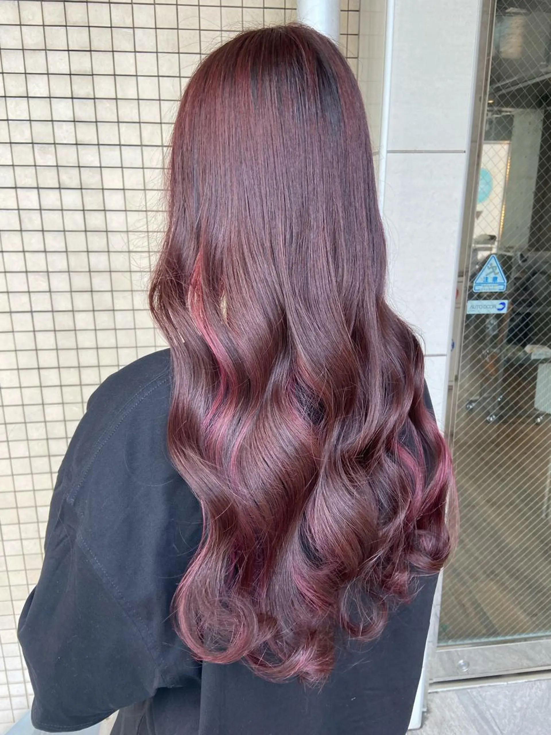 ロング カラー インナーカラー ヘアカラー トリートメント 🧸プルエクステ❤︎ ネイルKAO🧸のヘアスタイル