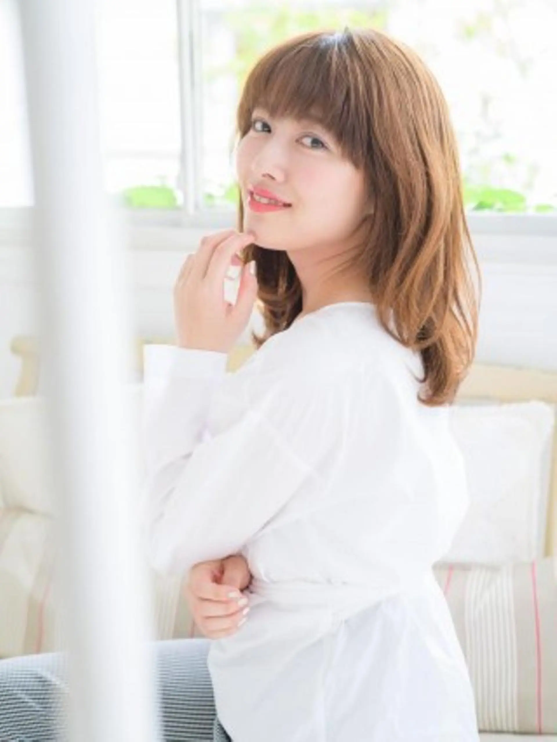 ミディアム 江原 彩華のヘアスタイル