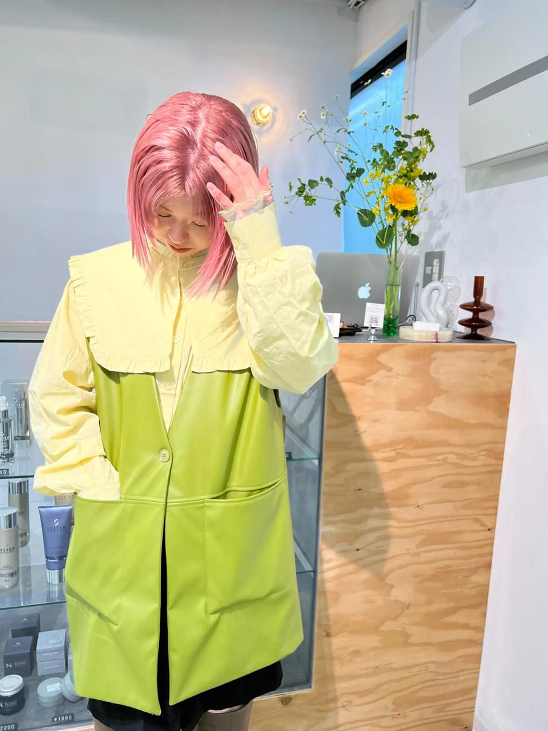 ミディアム カラー カット ヘアカラー 顔周りレイヤー/韓国 ブリーチminamiのヘアスタイル