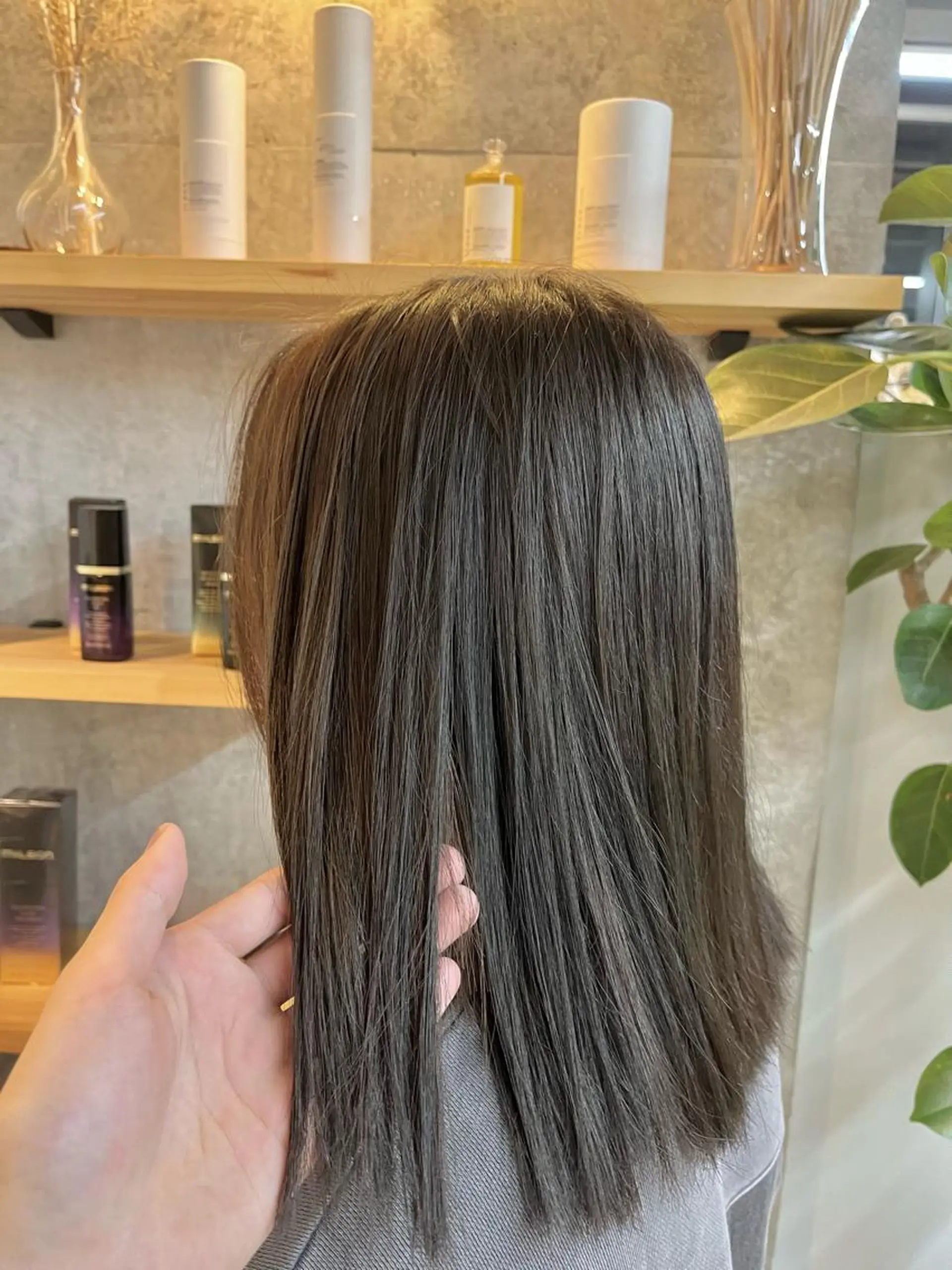 ミディアム カラー ブリーチ ケアブリーチ ダブルカラー イヤリングカラー ハイライトカラー ヘアカラー トリートメント ハイトーンカラ ー/小川のヘアスタイル