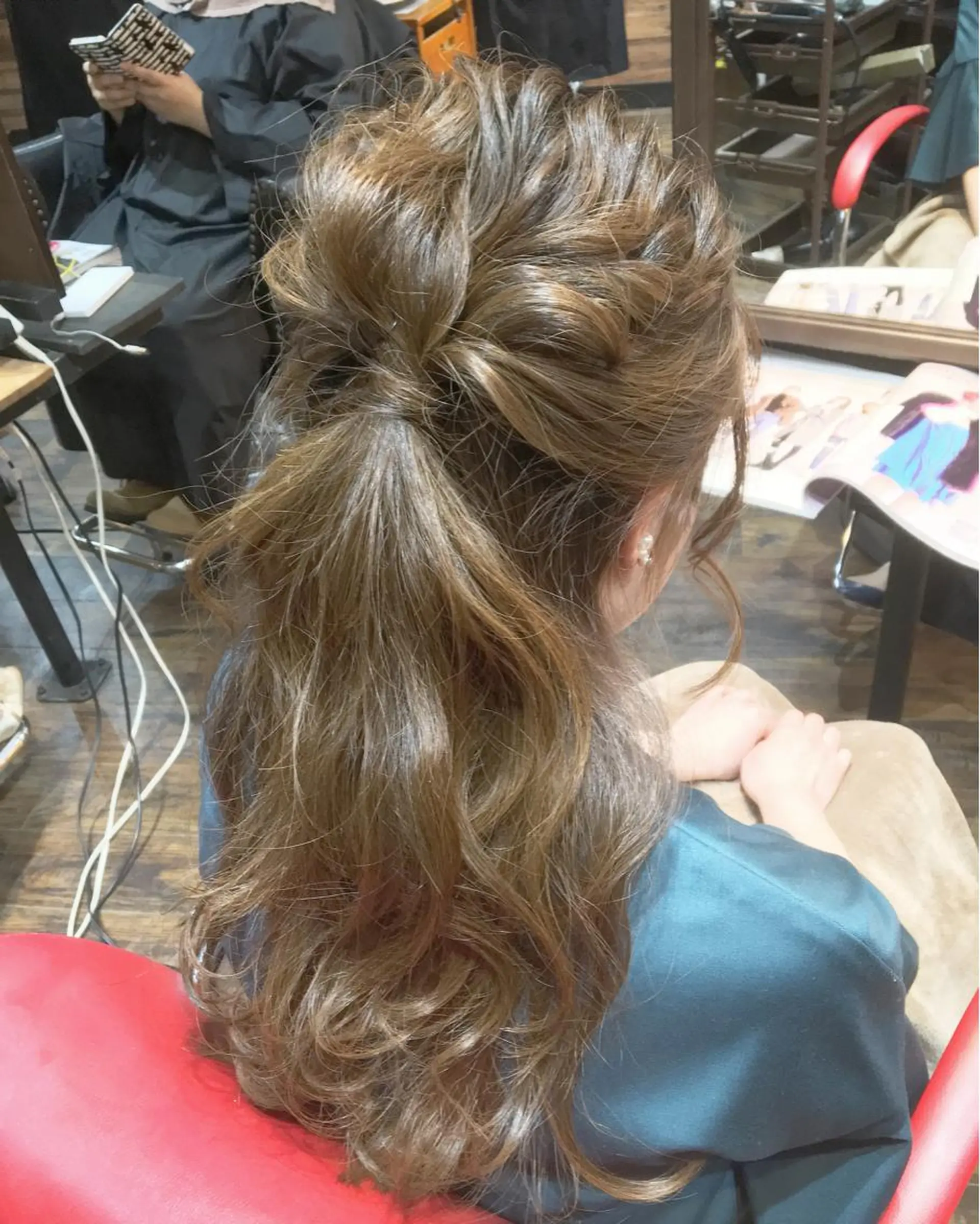 ロング ヘアアレンジ ポニーテール MITSU ✂️のヘアスタイル