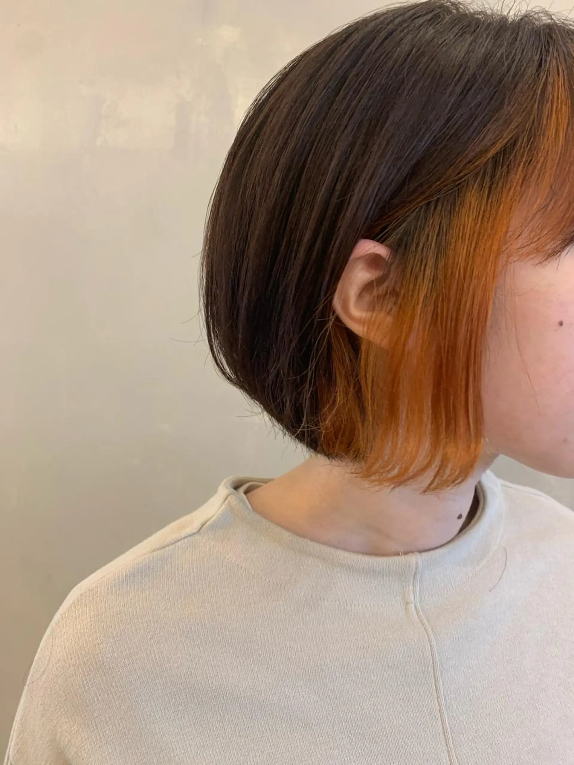 カラー ミストバング オレンジ Dali 若松　朋美のヘアスタイル