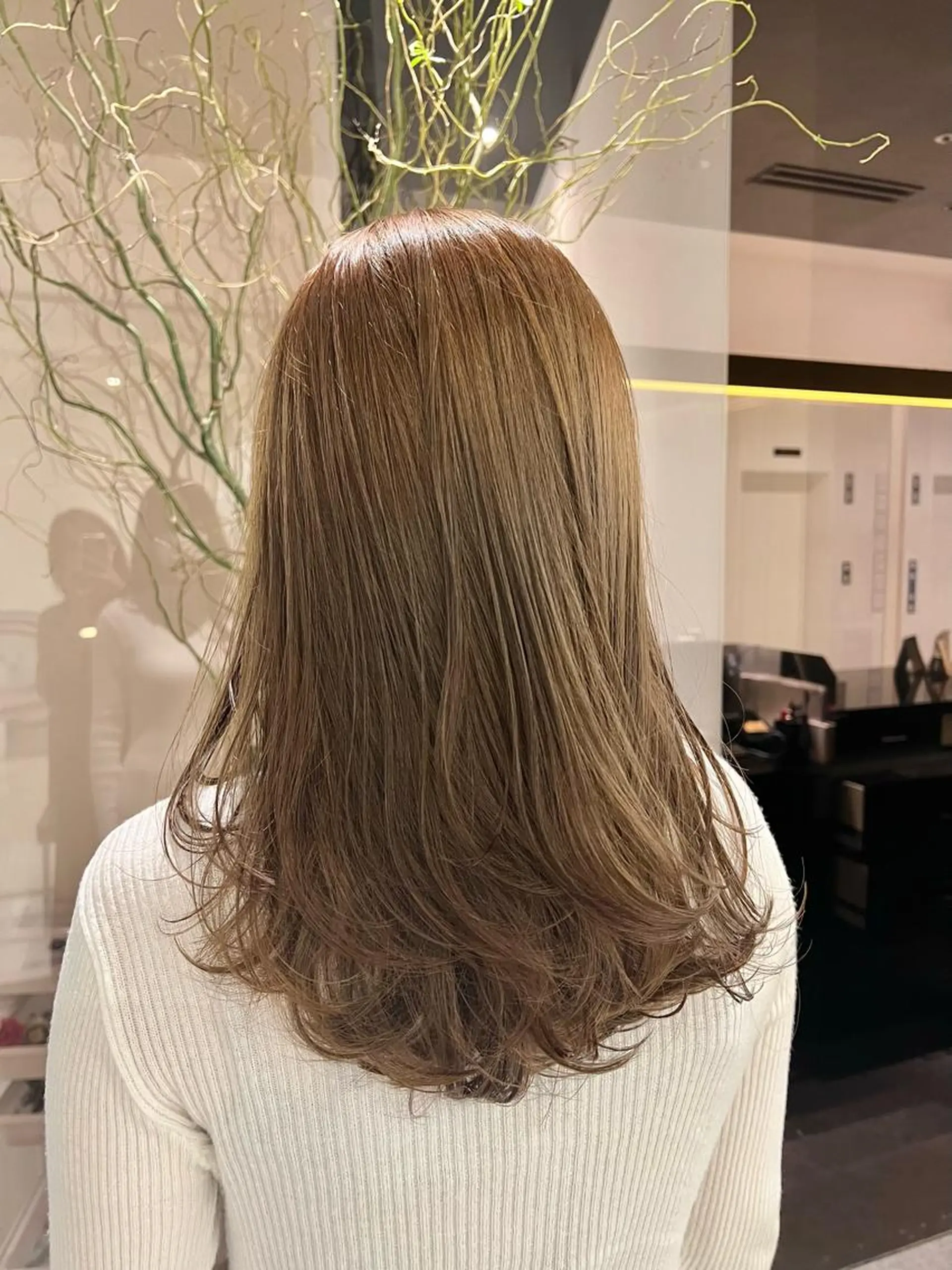 ミディアム カラー 透明感カラー レイヤーカット 似合わせカット 小顔カット 💎K-two名古屋 安田ちづる💎のヘアスタイル