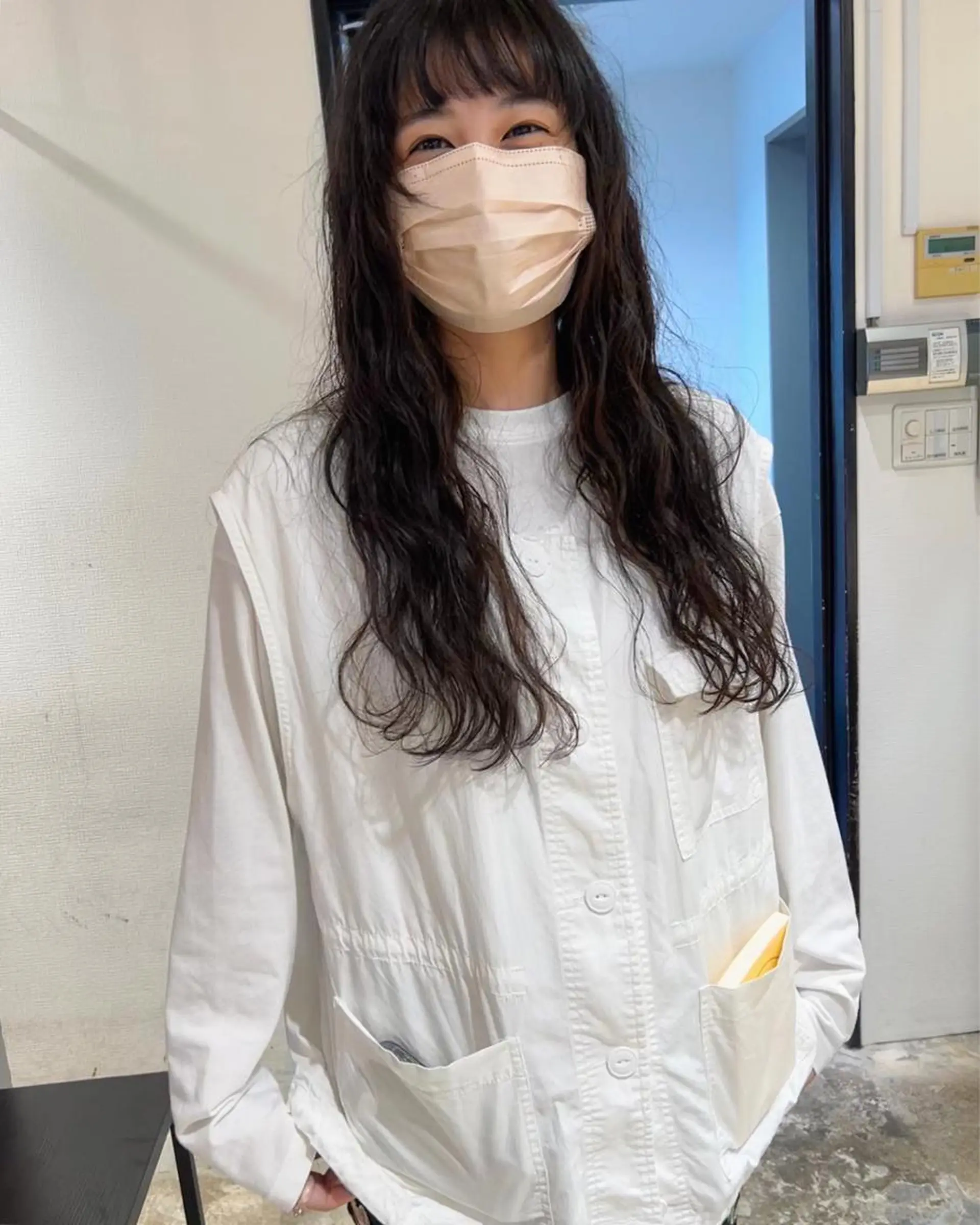 ロング パーマ ロング カット パーマ トリートメント Loom.所属・村上雅人 ナチュラルモードのヘアスタイル