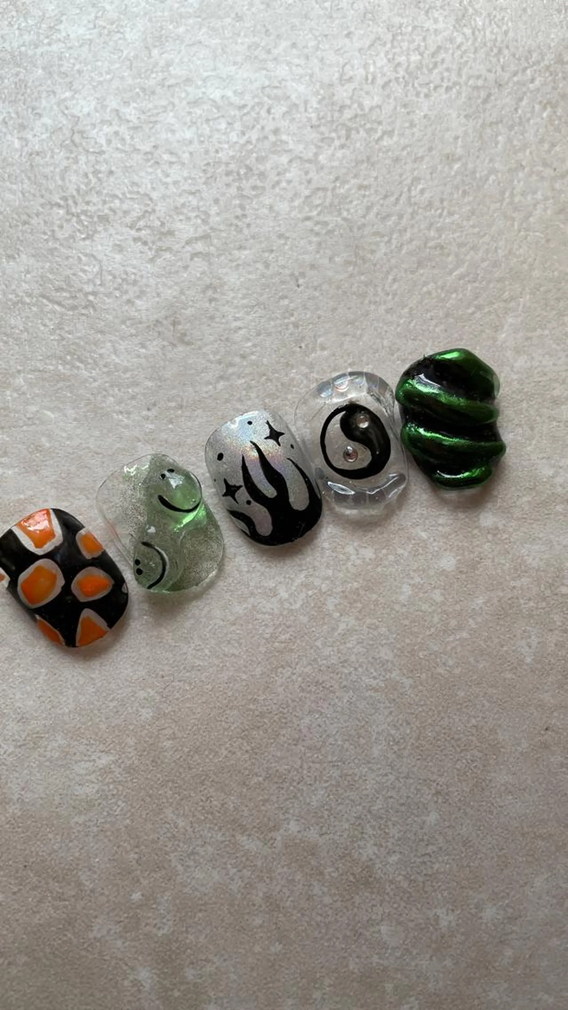 ネイル 栗田 ゆう子のネイルデザイン