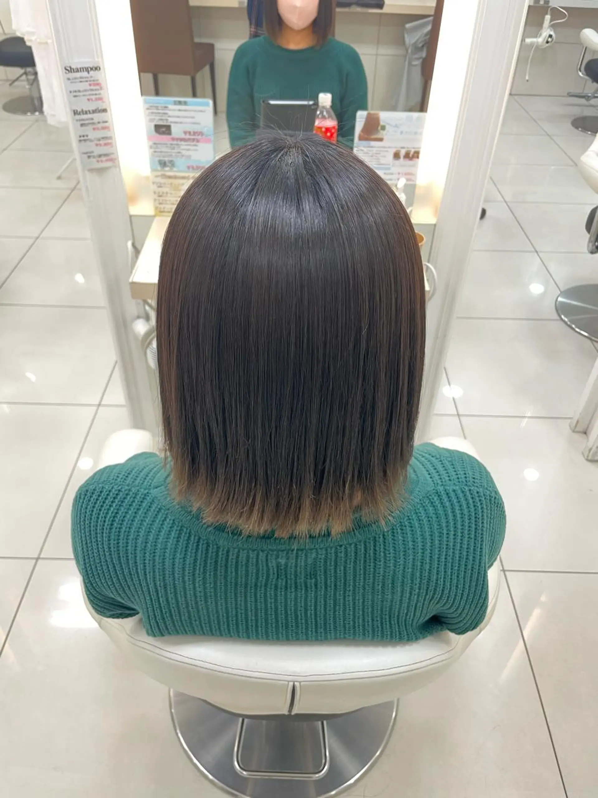 ミディアム パーマ 崎山 紗吏のヘアスタイル