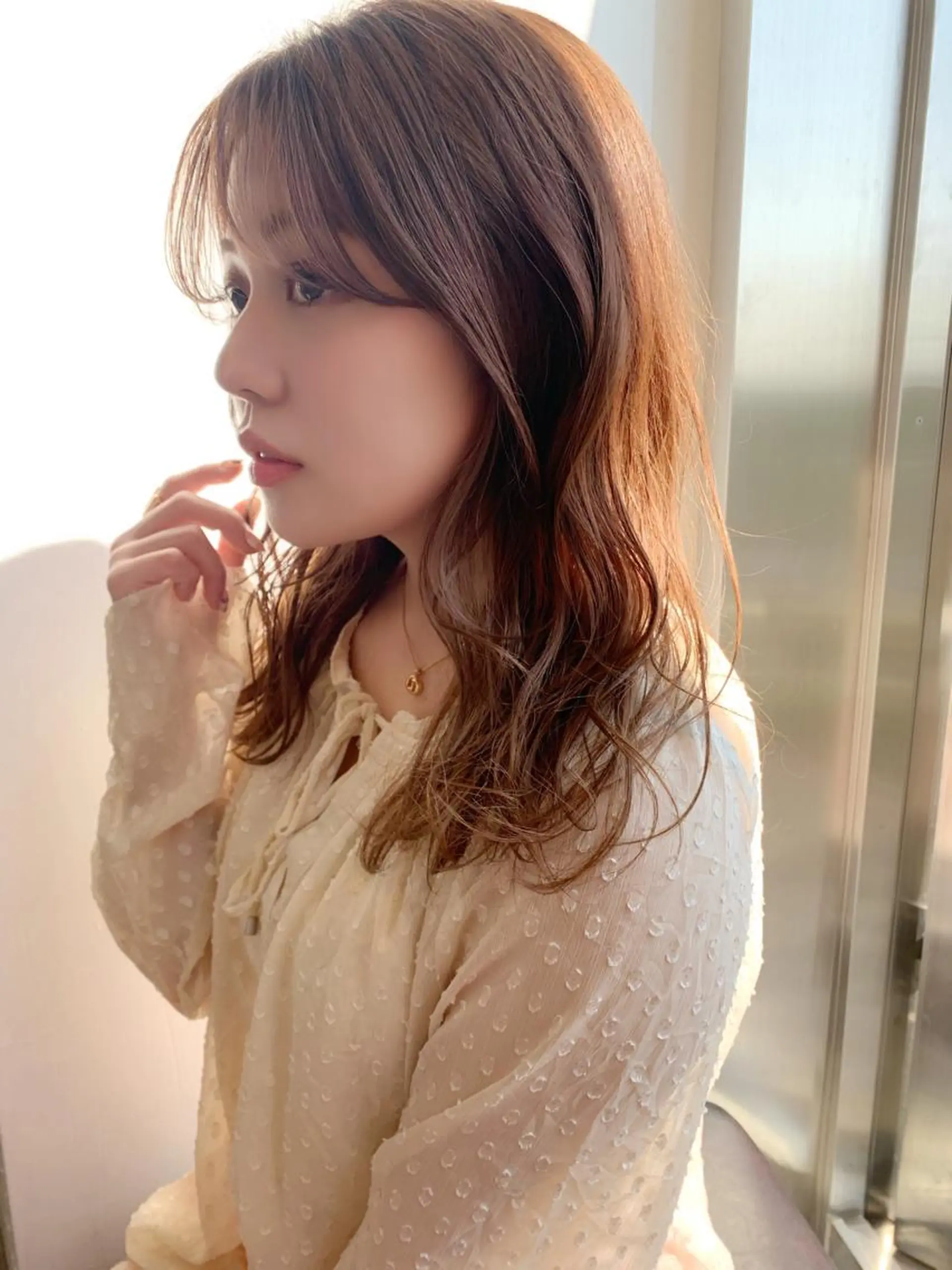 ロング カラー ベージュカラー ショコラベージュ 韓国風ヘア シースルーバング カット ヘアカラー 藤間 帆乃夏（とうまほのかのヘアスタイル