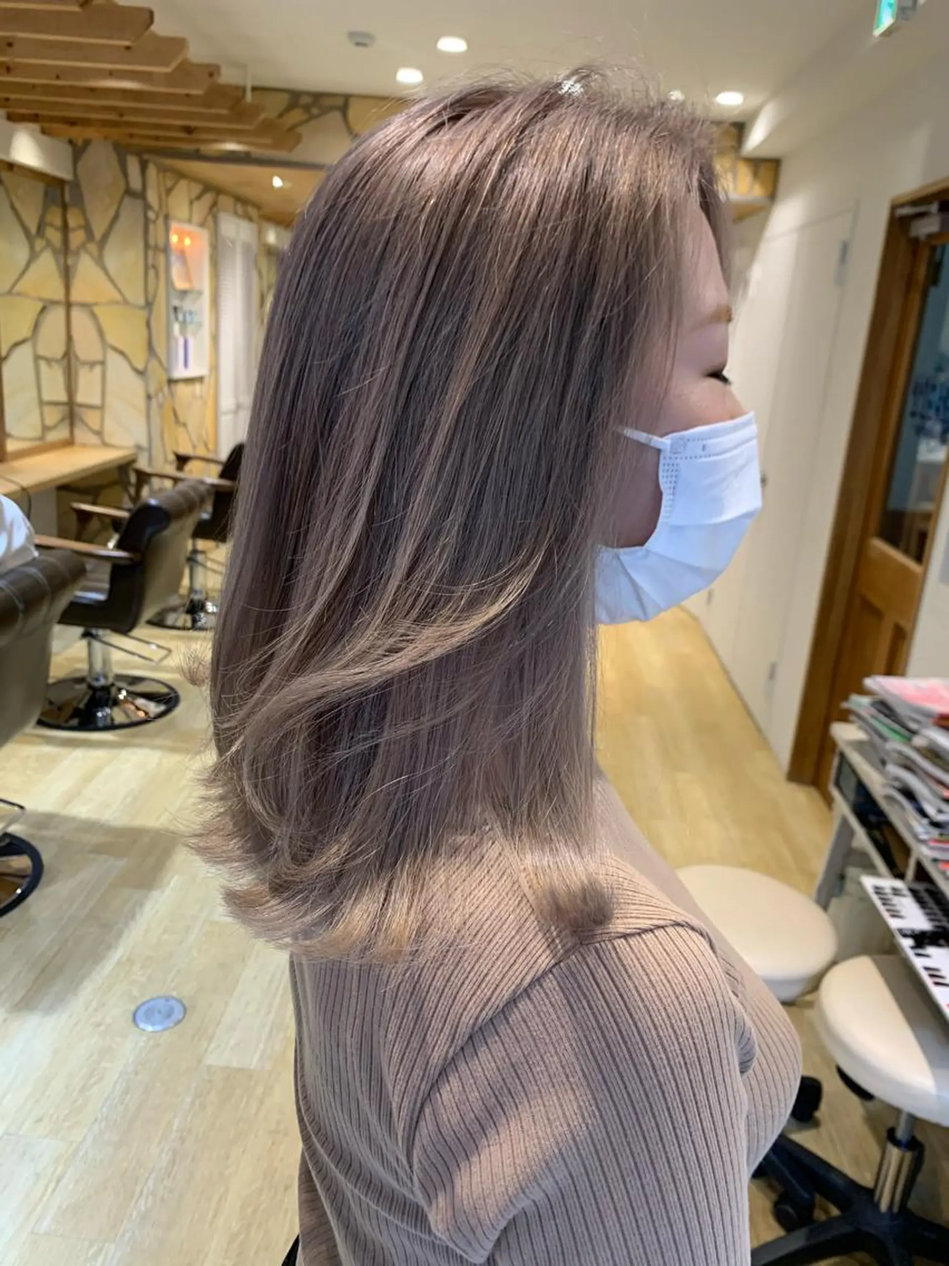 セミロング ヘアカラー トリートメント 渋谷ハイトーン/ デザインカラー阿部のヘアスタイル