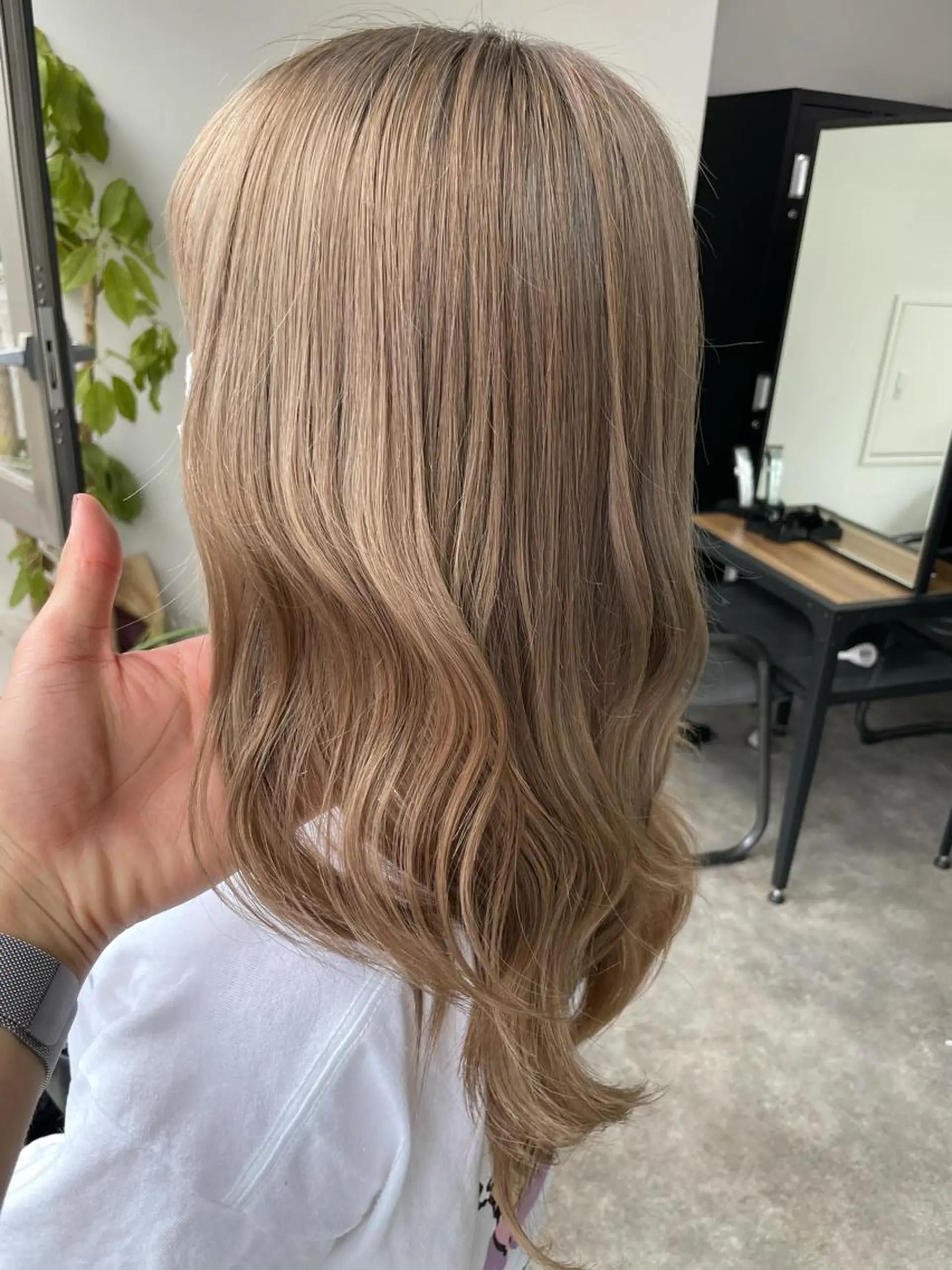 セミロング カラー パーマ ヘアアレンジ メンズ キッズ ネイル マツエク・マツパ メンズバレイヤージュ メンズブリーチ フェードカット メンズハイライト メンズインナーカラー メンズ特化 しゅうへいのヘアスタイル