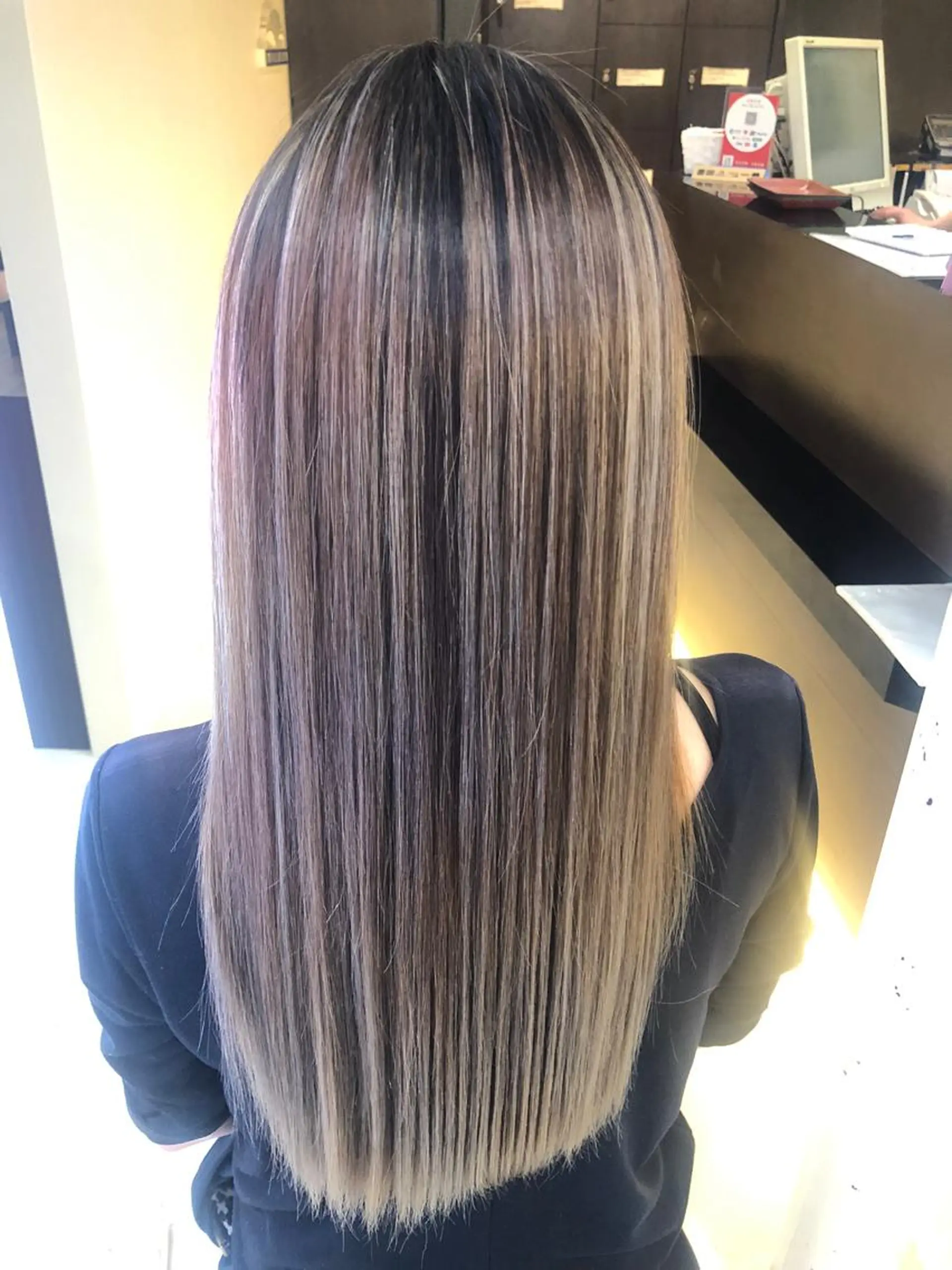 ロング Moana by headlight 豊中曽根店所属・園田 美恵子のヘアスタイル