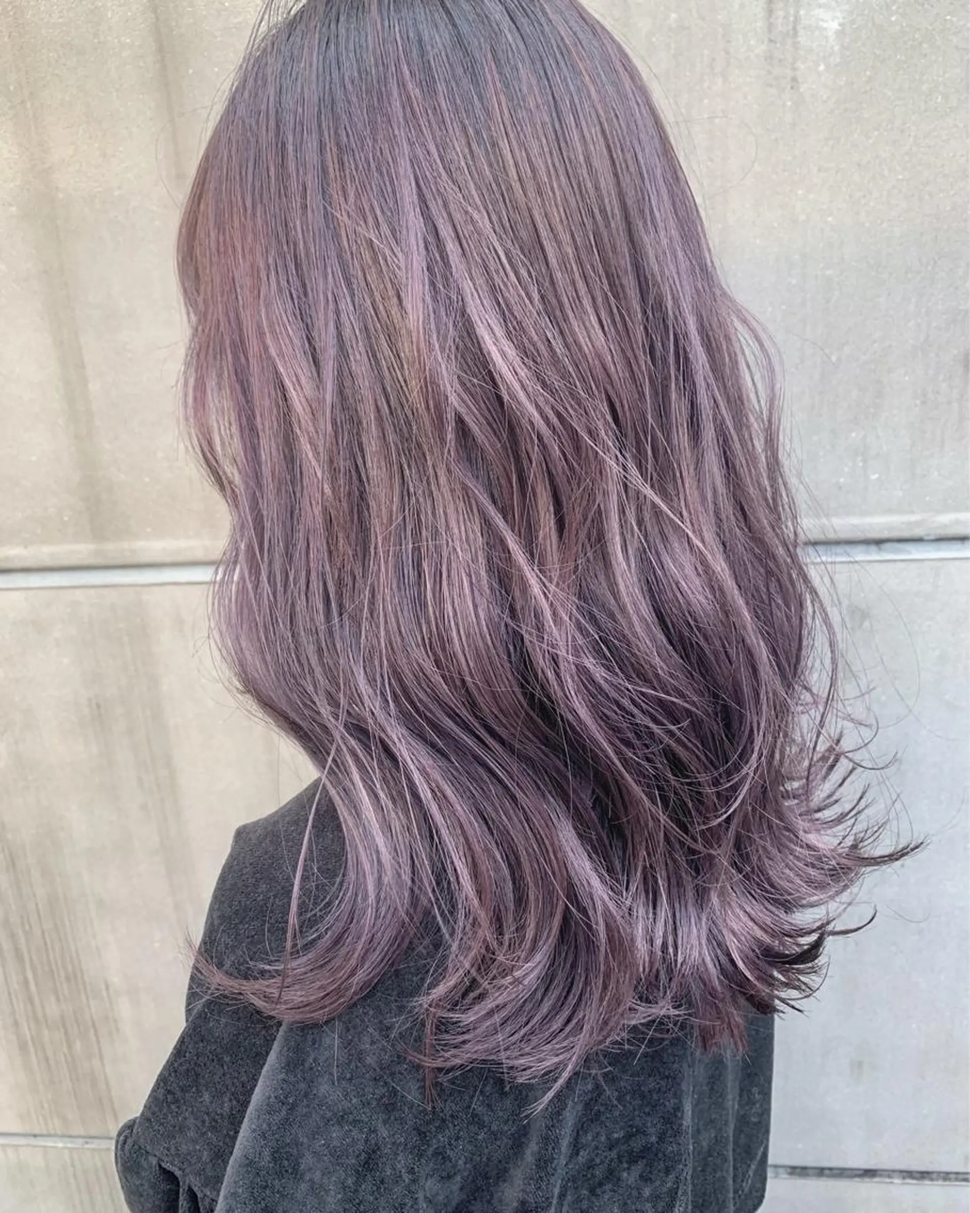 セミロング カラー バレイヤージュ ブリーチ デザインカラー ハイライトカラー ハイライト CALAMARI所属・【渋谷で人気】艶髪× 髪質改善/ツヤカラーのヘアスタイル