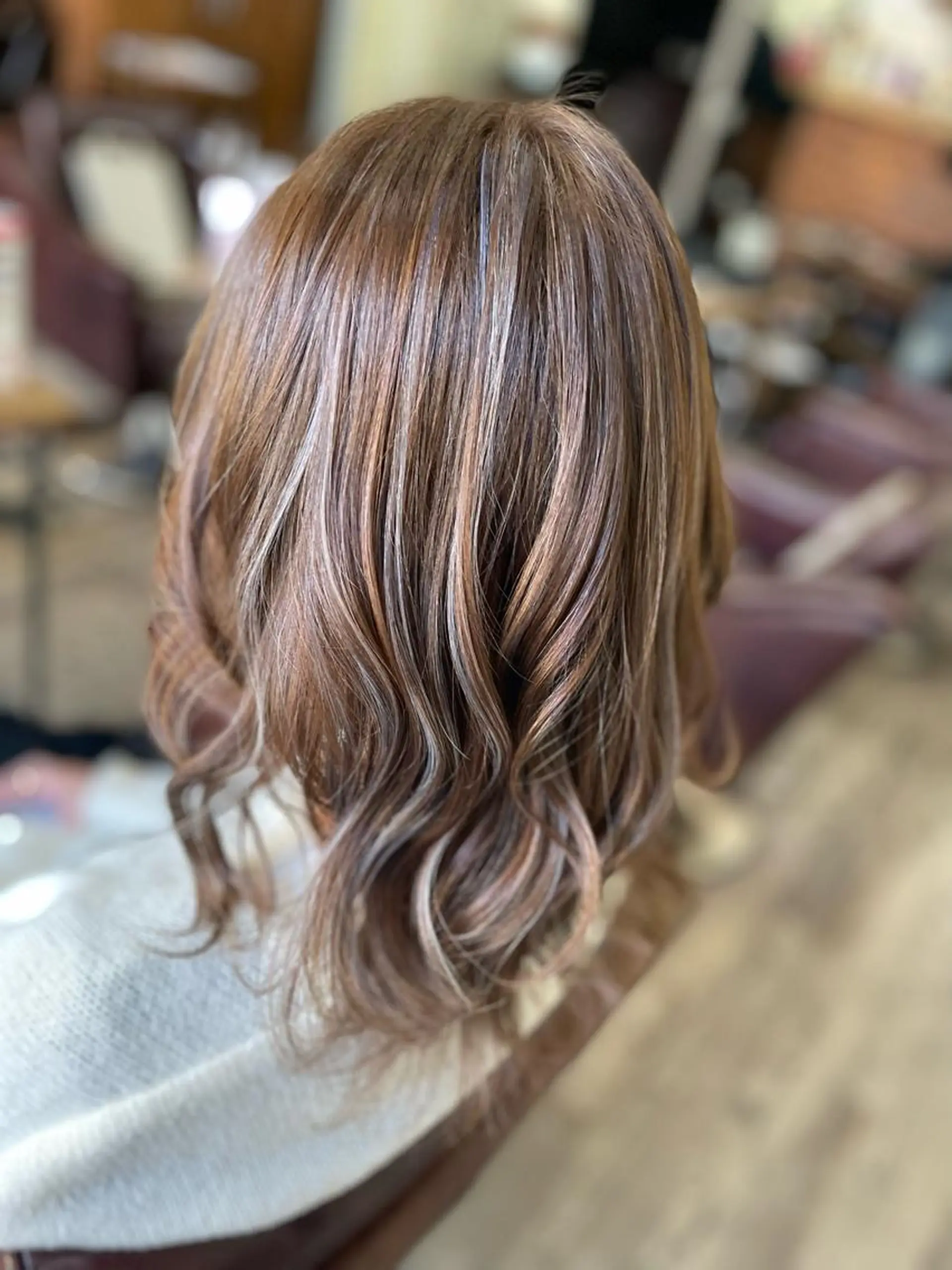 ミディアム カラー ハイライトカラー ハイライト HAIR MAKE Avalon 橋本店所属・💎白髪染めも対応 🙆👌山本明菜のヘアスタイル